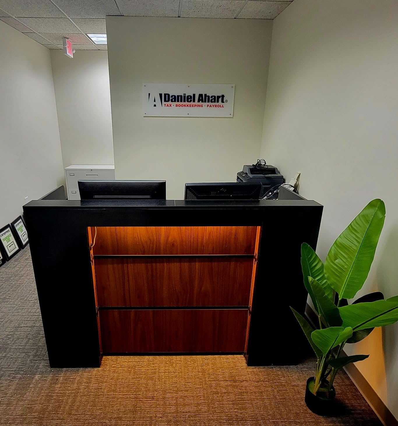 LITTLE TREE 63 Inches Reception Desk, Modern Reception Table with LED Light, Front Counter Desk, Wooden Checkout Counter for Lobbies, Salons, Retail, Home Offices, Reception Room, Black & Brown customer photo 2