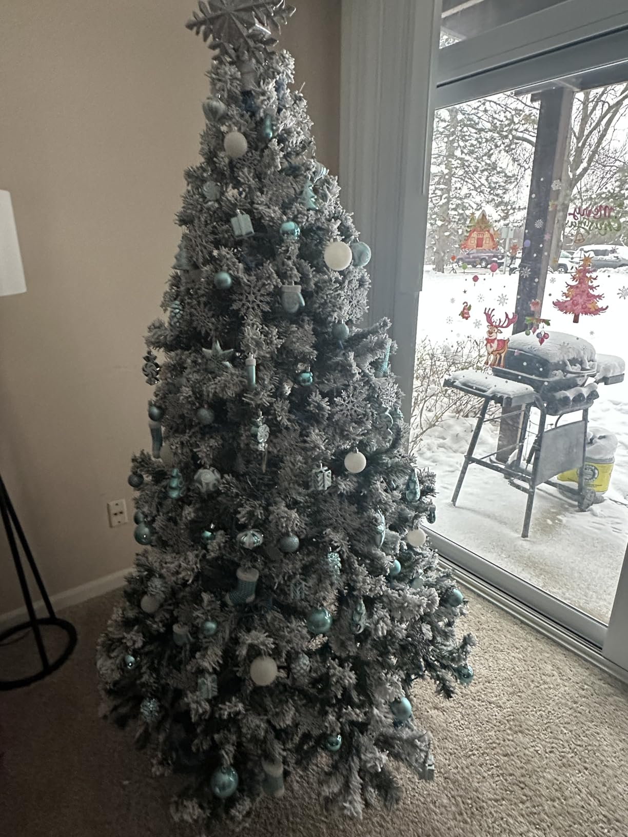 Yaheetech 9ft Prelit Artificial Christmas Tree with 900 Warm White Lights | 2084 PVC Branch Tips Look Full and Lifelike on a Steel Stand; Pre-Strung Lights Skip the Wiring for Fast Setup. Pure Green. customer photo 2
