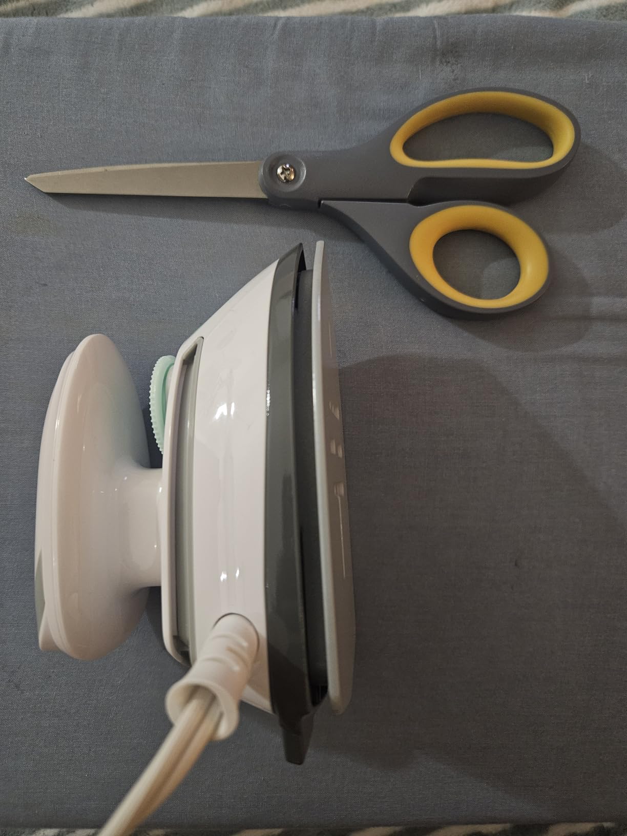 BEAUTURAL Mini Travel Steam Iron for Clothes with Dual Voltage, White | Non-Stick Soleplate and Cord Storage, Easy Temperature Control, Ideal for Sewing, Quilting and Handcraft customer photo 2