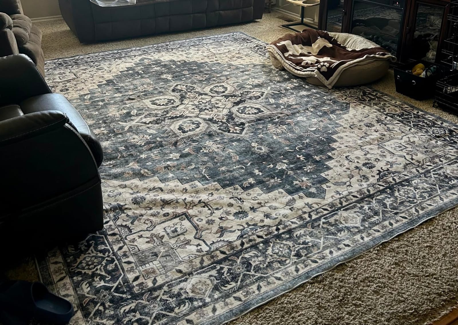 AMADA HOMEFURNISHING 8x10 Washable Area Rug, Low-Profile with Non-Slip Backing & Durable Edge Binding, Vintage Large Rugs for Living Room, Bedroom, Dining Room, Blue customer photo 2