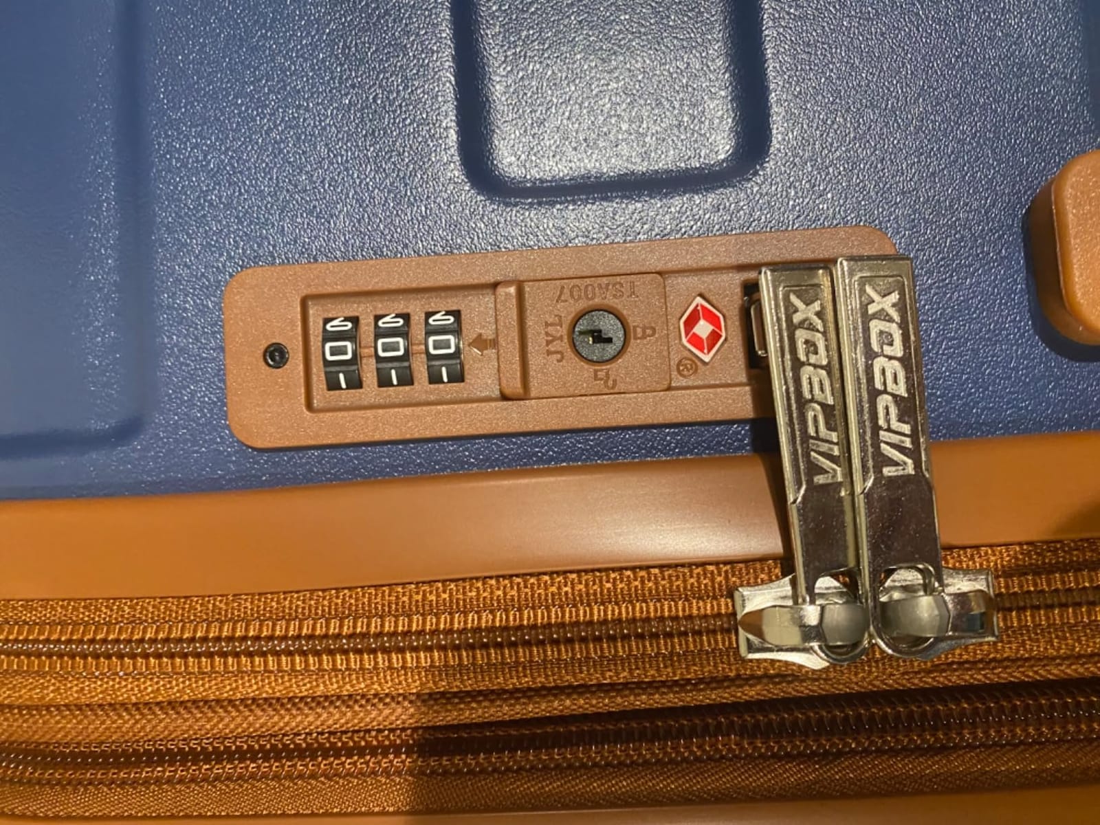 Vipbox Suitcase Sets 2 Piece 20/28 Inch Hardside PC Travel Suitcase, Blue customer photo 1