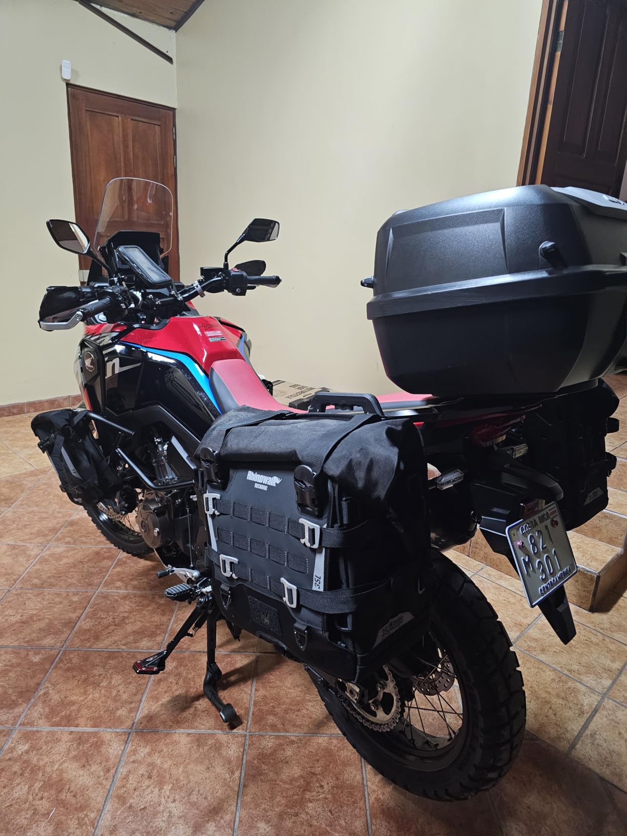 Rhinowalk Motorcycle Saddlebag 35L Waterproof, Quick Release Motorbike Side Bag, Universal Fit Motorcycle Side Bag (1-Piece) customer photo 1