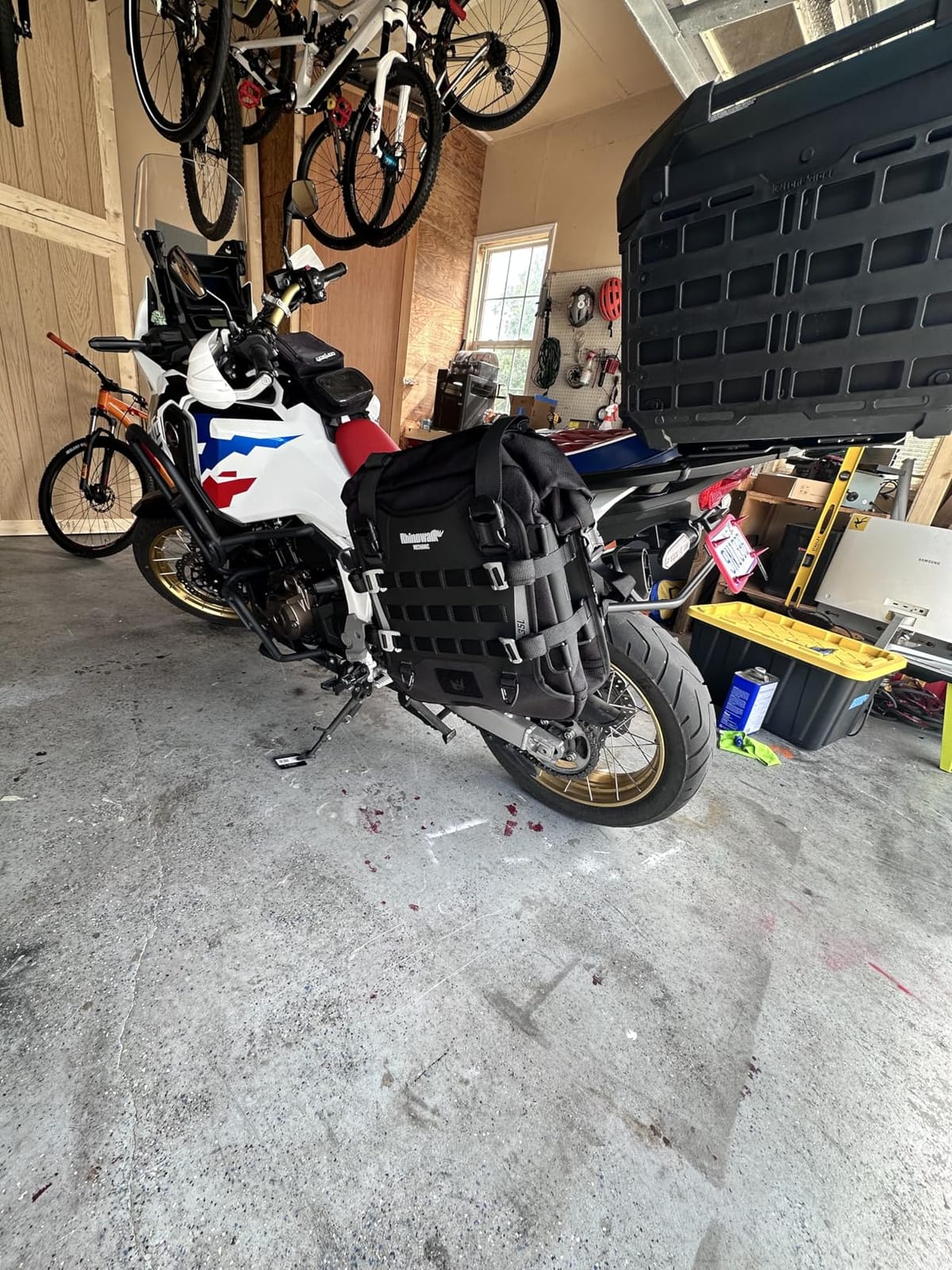 Rhinowalk Motorcycle Saddlebag 35L Waterproof, Quick Release Motorbike Side Bag, Universal Fit Motorcycle Side Bag (1-Piece) customer photo 2