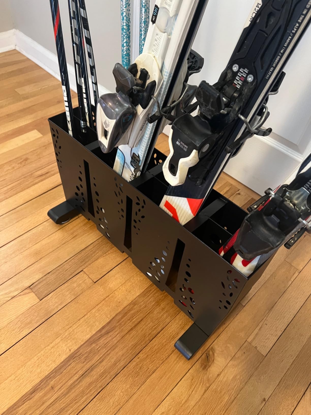 TOCRETOARE Ski Storage Rack for Garage, 8 Pair Heavy Duty Steel Freestanding Ski Storage Organizer customer photo 1