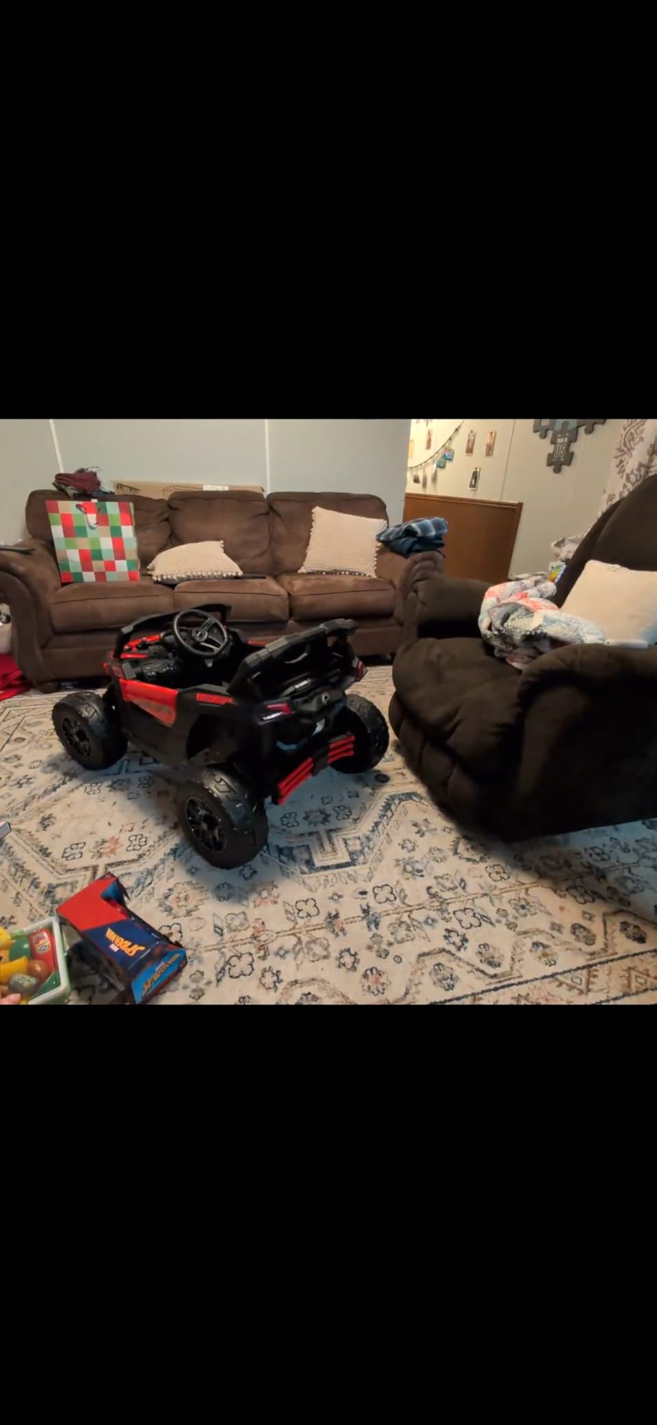 KerryYoo SU5 24V Ride on Toys for Big Kids, 4x200W, 2 Seater Electric Ride on UTV 4WD/2WD, EVA Rubber Tires, 4x4 Shock Absorbers, Remote Control, Licensed Can-Am, Bluetooth - Blue customer photo 2