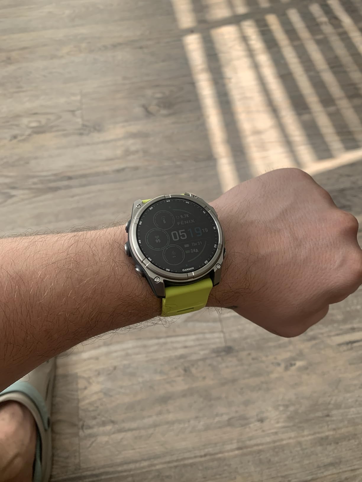 Garmin fēnix 8 Solar Sapphire, 47mm Titanium, Amp Yellow/Graphite, Multisport Smartwatch customer photo 2