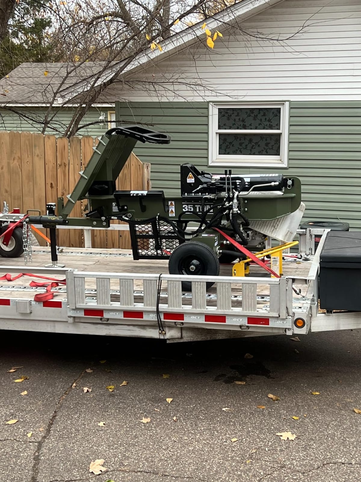 35 Ton 306cc Gas Log Splitter with 4-Way & 6-Way Wedges, Hydraulic Log Lift customer photo 1