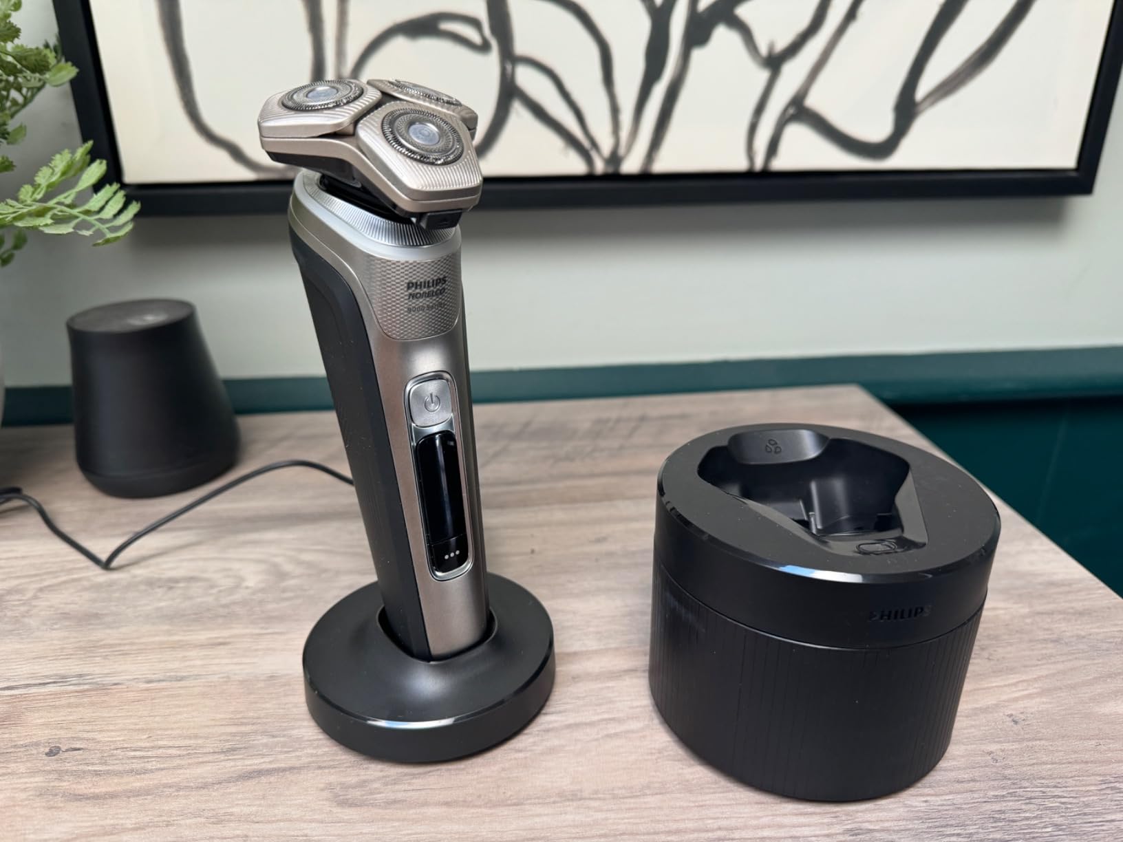 Philips Norelco 9000 Electric Shaver, Space Grade Edition | 360 Degree Rotating Dual SteelPrecision blades, SenseIQ Technology, Pressure Guard Sensor, Includes Quick Clean Pod, S9979/92 customer photo 2