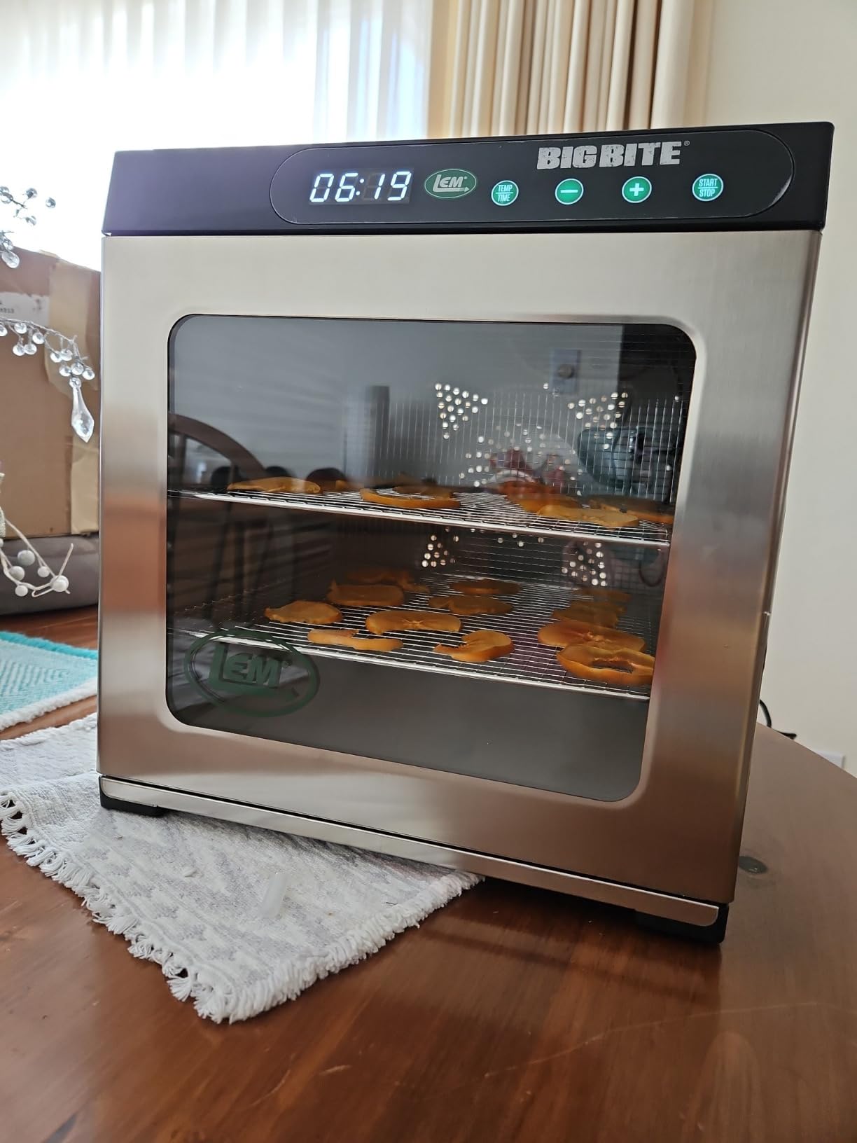 LEM Products BigBite 10-Tray Stainless Steel Dehydrator, Food Dehydrator for Beef Jerky, Meat, Vegetables, and Fruits, Includes Dryer Machine and 10 Trays, Silver customer photo 1