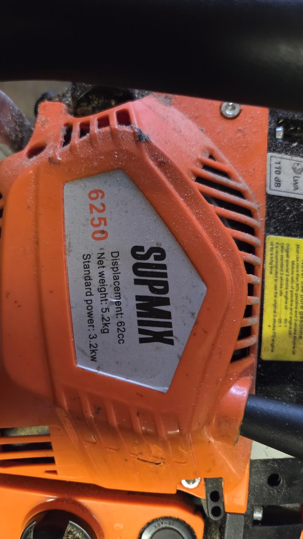 SUPMIXTOOLS 62cc Gas Chainsaw 20 Inch Gas Powered Chainsaws 2-Cycle Petrol Handheld Gasoline Chain Saw Power Saws for Cutting Wood Tree Trimming customer photo 1