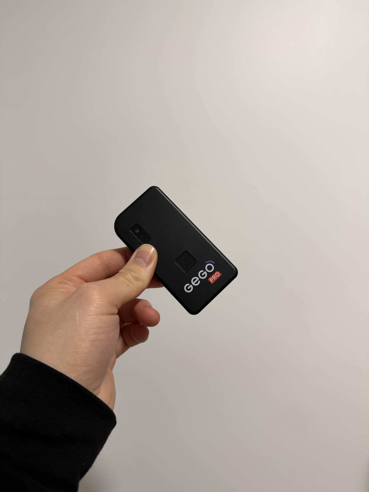 GEGOPro - GPS Luggage Tracker Designed for Travel, Real-Time Global Tracking for Bags & Gear, Bag-Opening Alert, Worldwide Coverage, 4G LTE, Unlimited Range. Subscription Required. customer photo 2