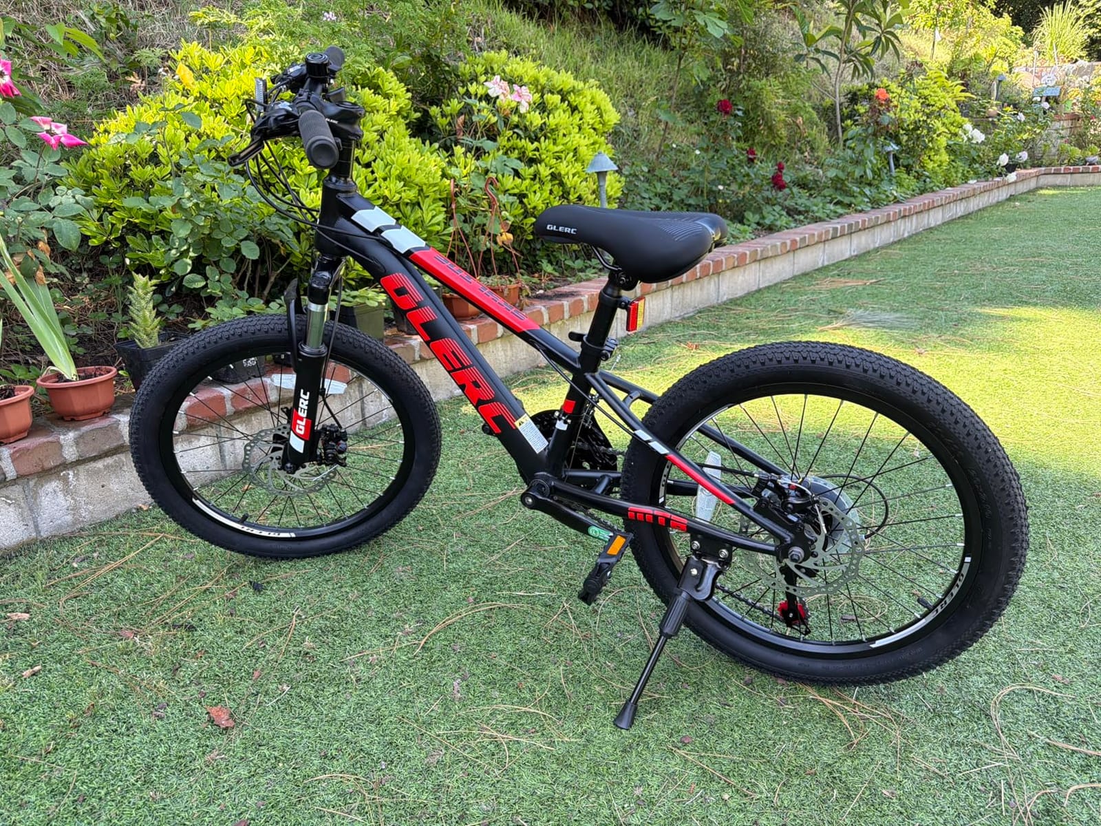 Glerc 20 24 26 Inch Kids Bike, Kids Mountain Bike for Boys and Girls Ages 6+, 21-Speed Skyline Bicycle with Front Suspension and Disc Brakes, Multiple Colors customer photo 1