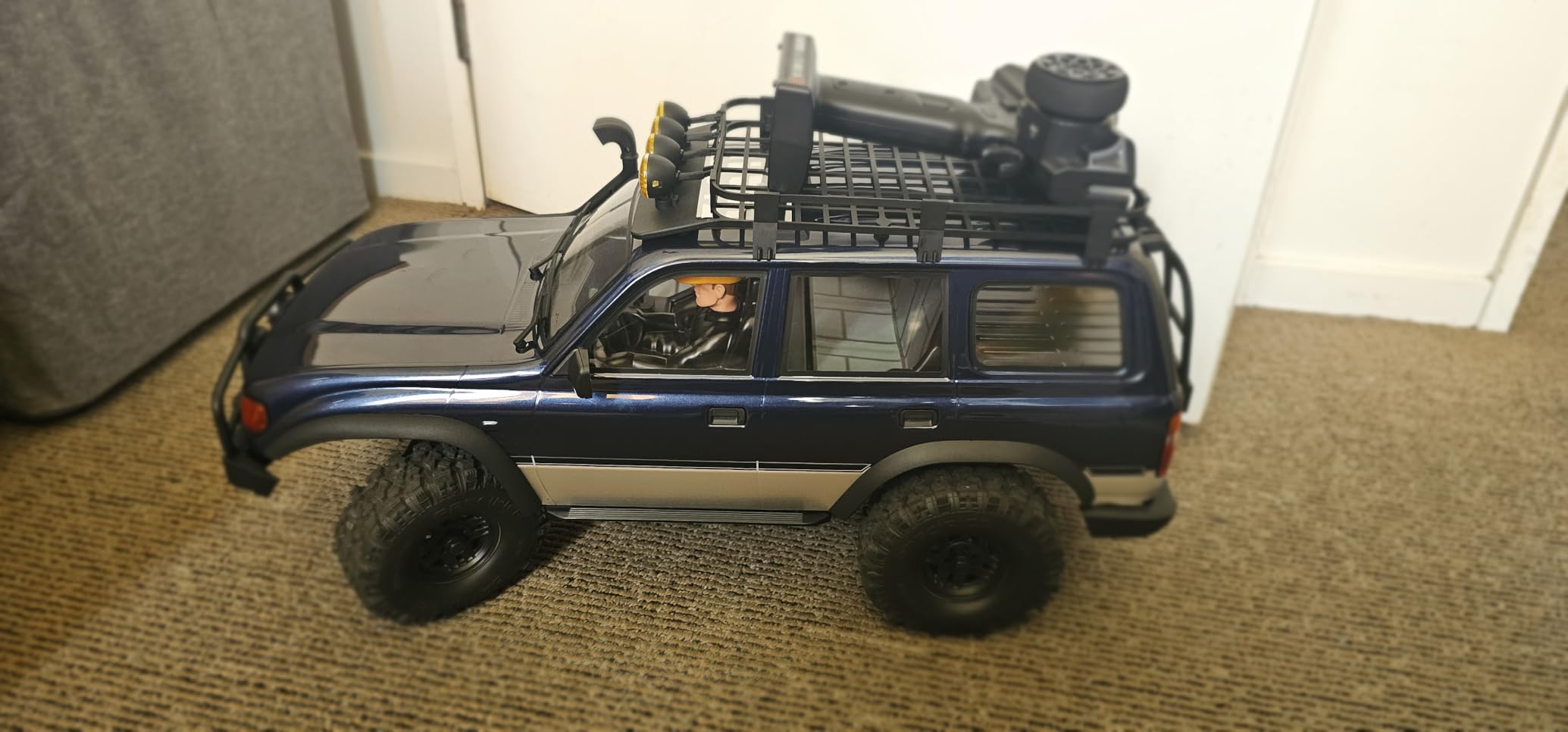 FMS 1/10 LC80 RC Crawler, FCX10 Toyota RC Rock Crawler with Lighting, Hobby Grade Offroad RC Car for Adults, RS Need to Complete (Grey) customer photo 2
