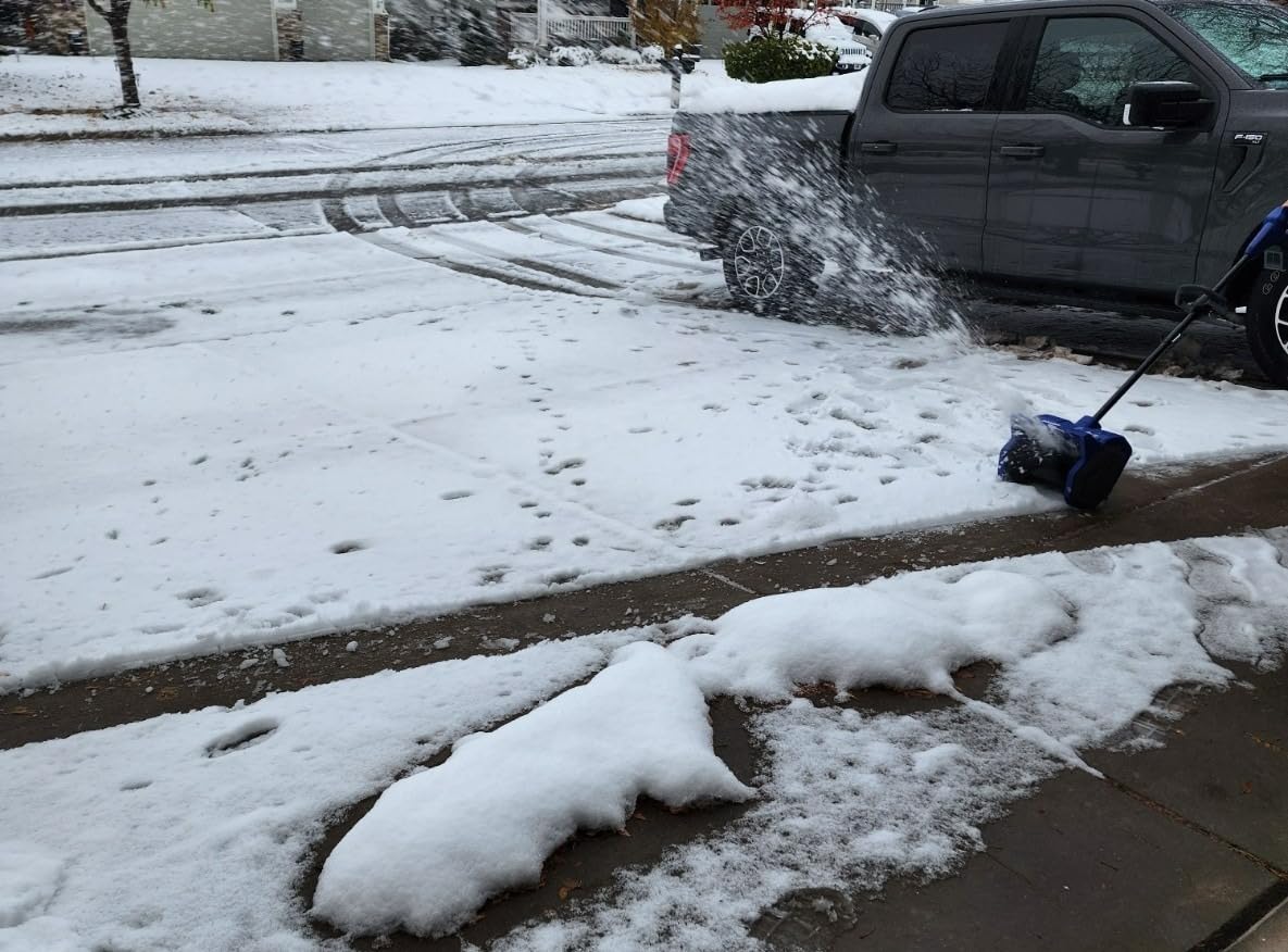 Wild Badger Power 40V Cordless Electric Snow Shovel, 12-Inch Brushless | 12-in clearing width, up to 8-in snow depth, fixed forward throw up to 20 ft, 4.0Ah battery and fast charger included customer photo 2