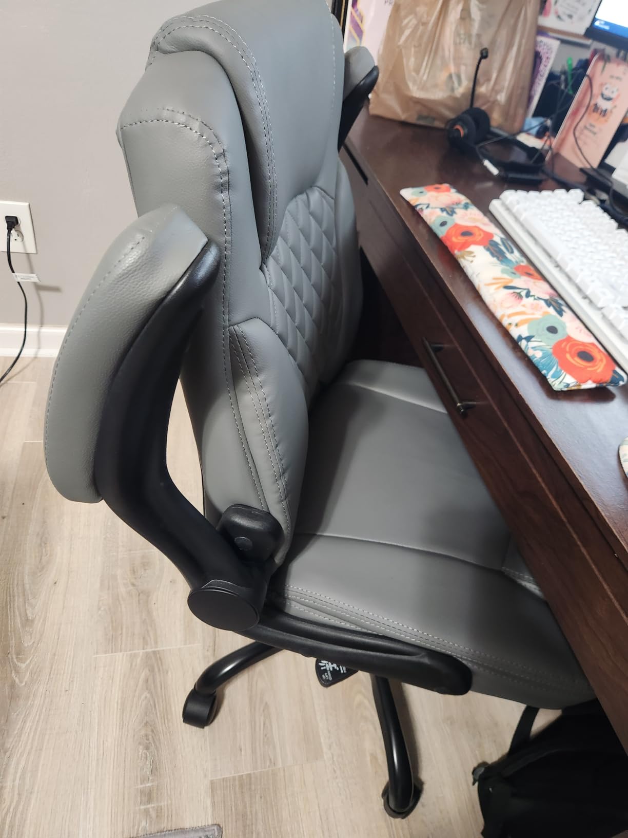 Leather Office Chair, PU Home Computer Desk Chairs with Ergonomic Back Support, 360°Swivel Free, Small Gaming Chair with Wheels and Adjustable Armrests, for Short People Use customer photo 2