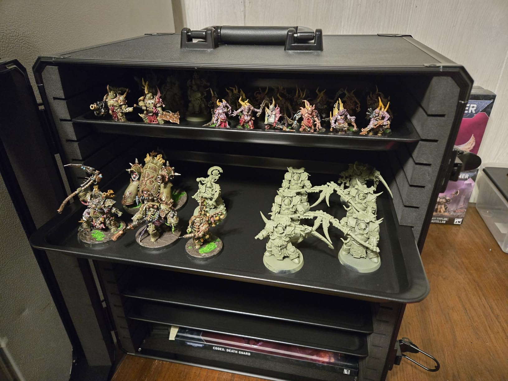 Miniatures Storage Case Miniatures Transport Case Aluminum Alloy Frame with Lock (Large Size) customer photo 2