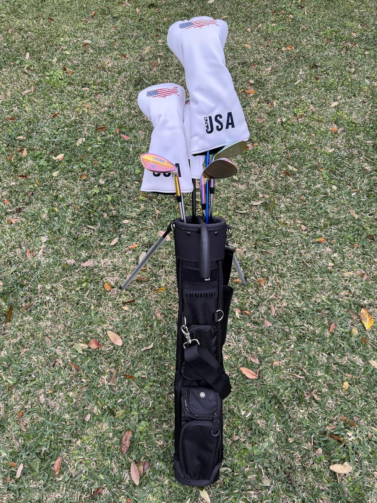 Golf Stand Bag, Lightweight Par 3 Golf Bag Holds Up to 7 Clubs with Two Way Dividers Cooler Pocket Shoulder Strap and Multiple Storage Pockets for Men and Women customer photo 1