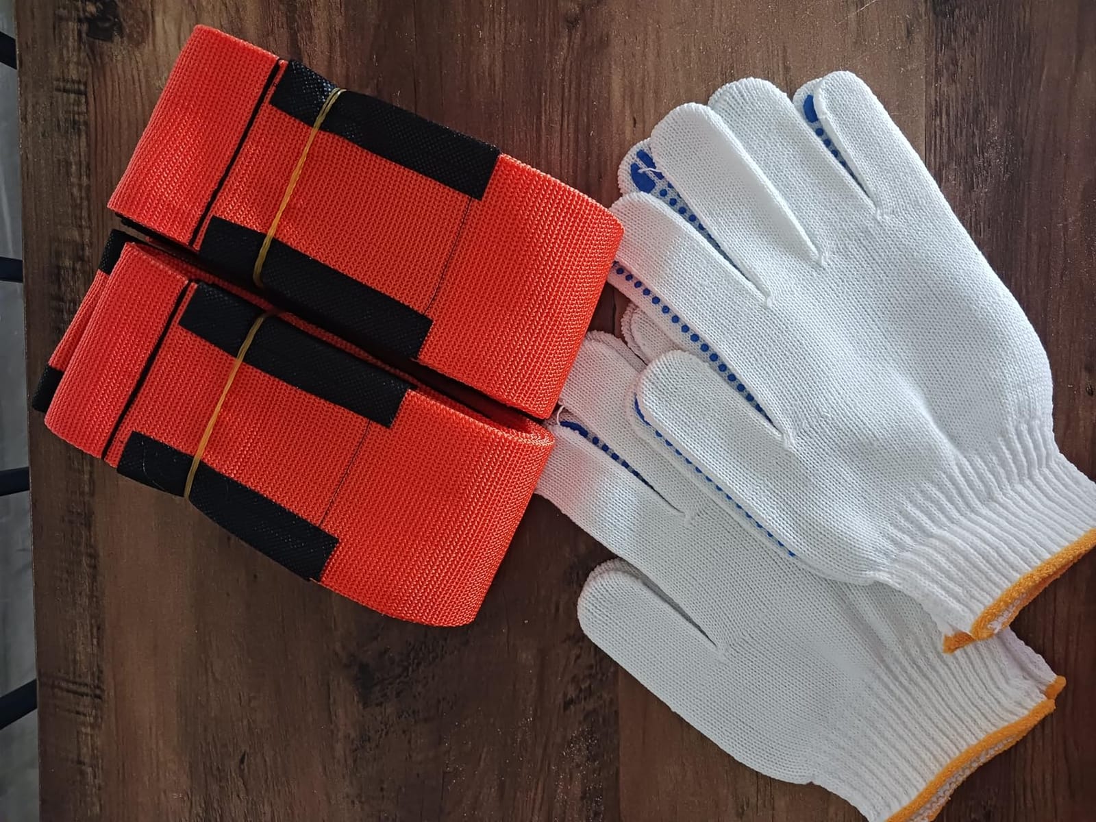 Moving Straps Upgrade Width, 2-Person Lifting and Moving System with Cotton Gloves, Lifting Wrist Straps for Moving Appliances, Furniture, Support up to 800lbs customer photo 1