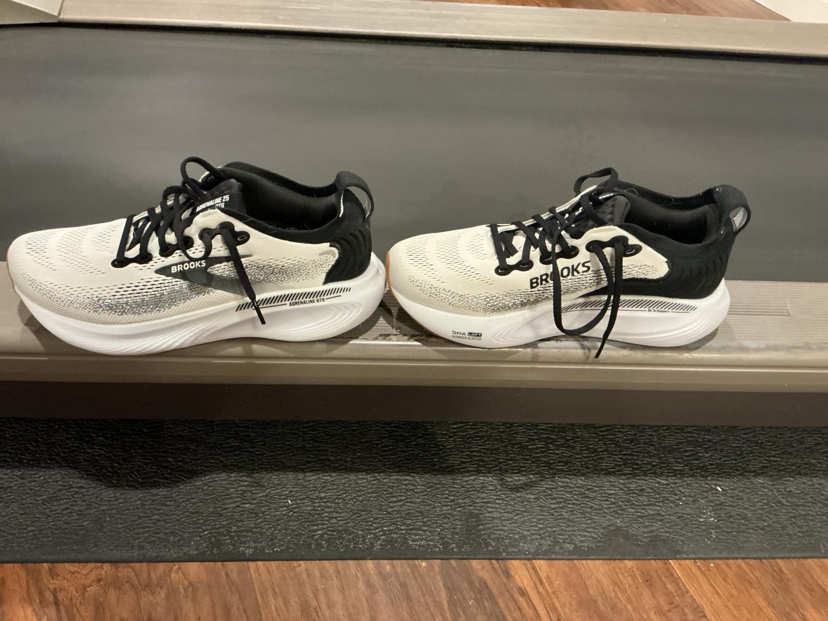 Brooks Women's Adrenaline GTS 25 Running Shoe customer photo 1