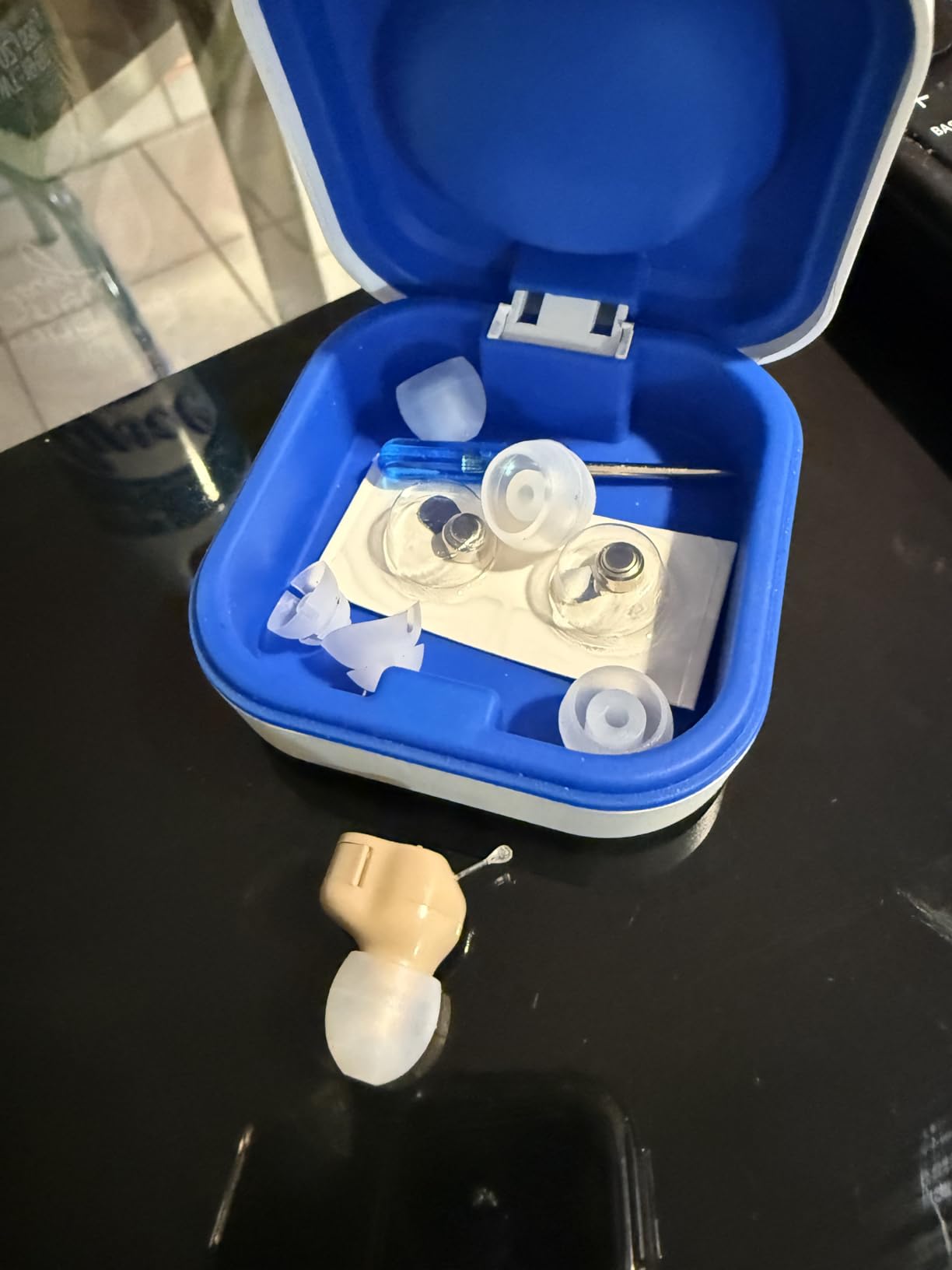Standard 2.0 Hearing Aids for Seniors - Oricle Hearing Aids for Adults with Advanced Noise Cancellation - Easy Volume Control with Portable Charging Case customer photo 1