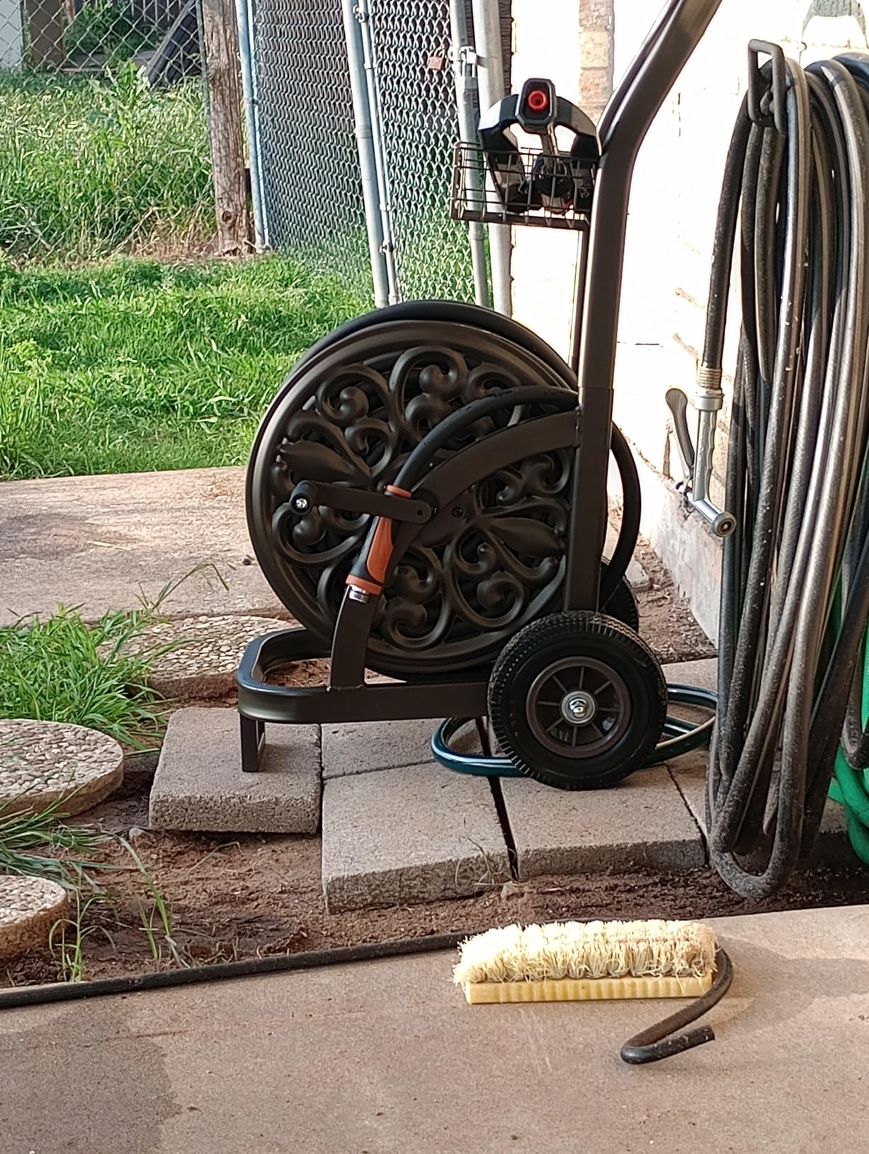 GOFORWILD Garden Hose Reel Cart, Holds 200Ft 5/8