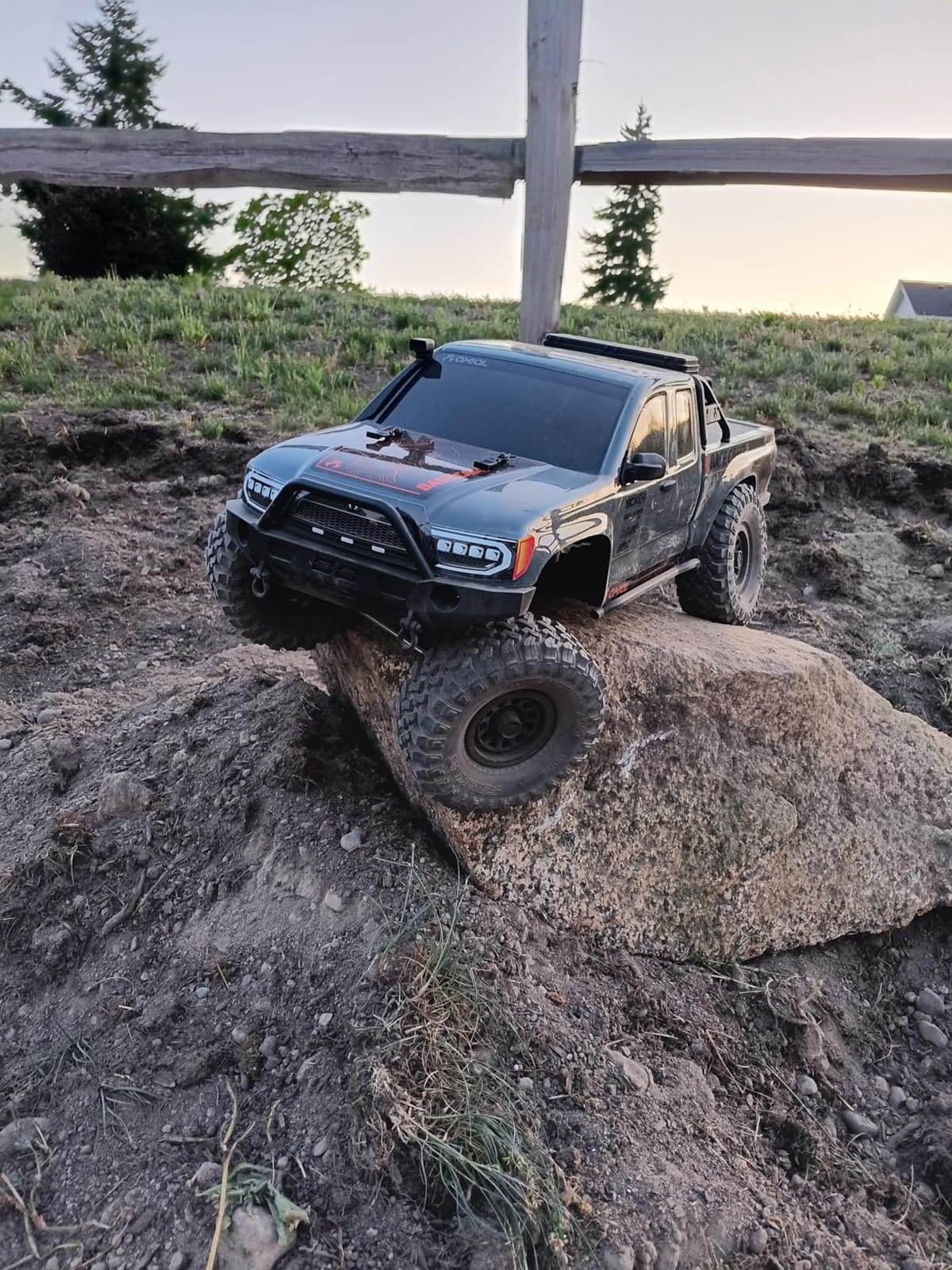Axial RC Truck 1/10 SCX10 III Base Camp 4X4 Rock Crawler Brushed RTR (Battery and Charger Not Included), Gray, AXI-1375T2 customer photo 1