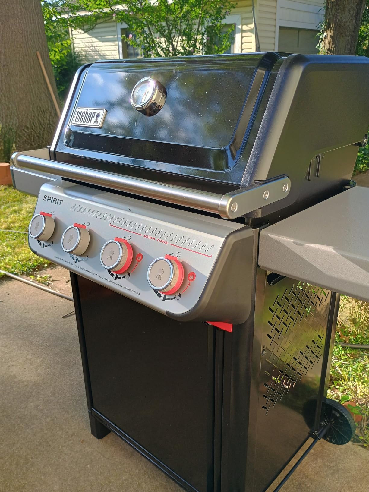 Weber Spirit E-425 Liquid Propane Gas Grill, 4 Burner, Black - Porcelain-Enameled Cast-Iron Grates, 2 Boost Burners & Sear Zone customer photo 2