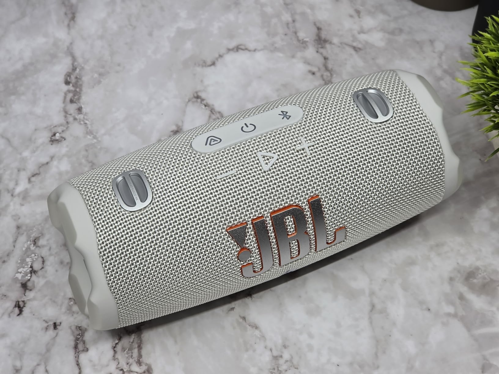 JBL Charge 6 Portable Bluetooth Speaker, Waterproof, Drop-Proof - Camo customer photo 1