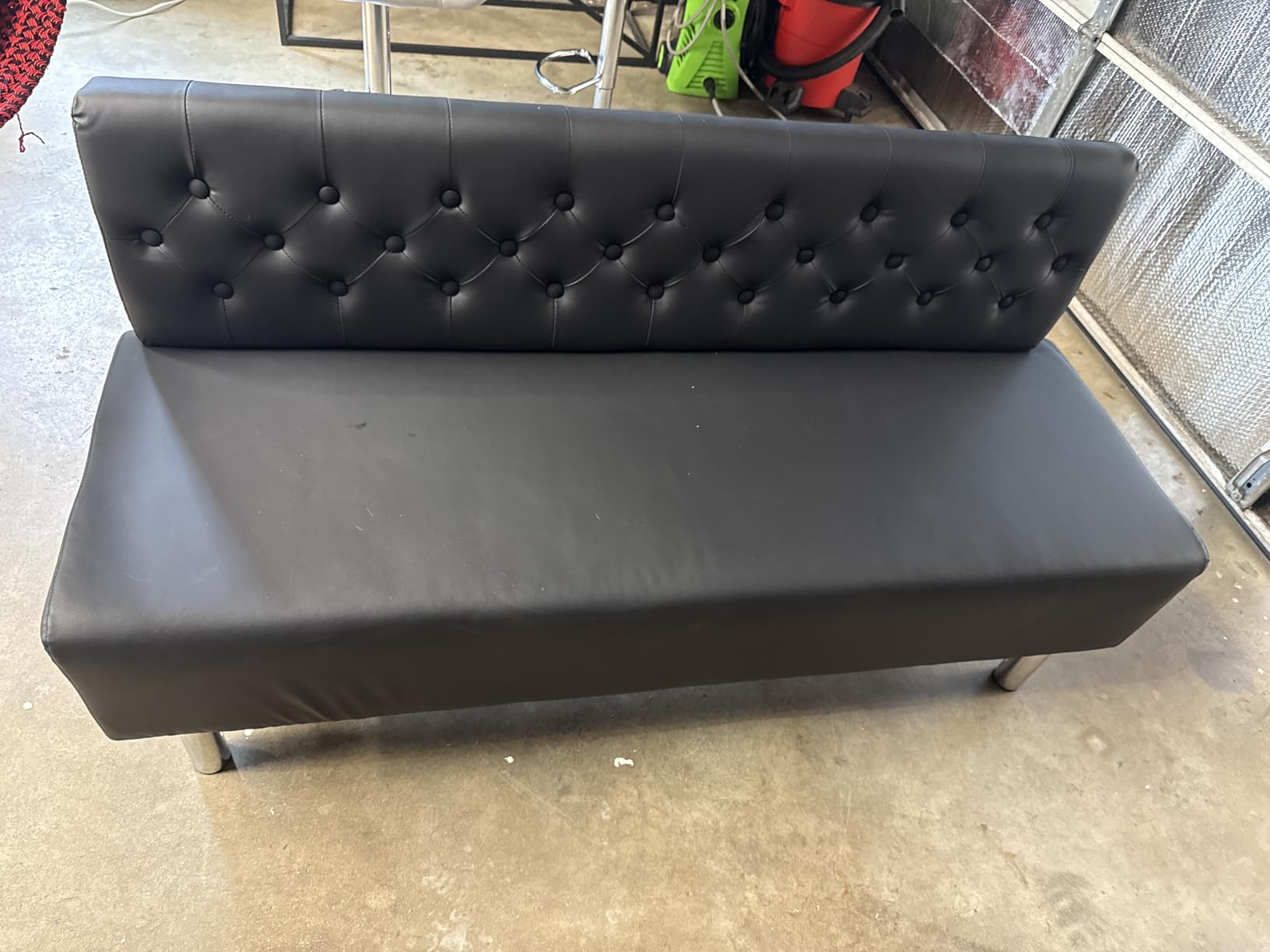 OmySalon Waiting Room Bench with Back, 58.6 inch Office Guest Chair Upholstered Reception Seating, Lobby Furniture for Beauty Salon Barbershop Airport Bank Hall Room Conference, Button Tufted, Black customer photo 1