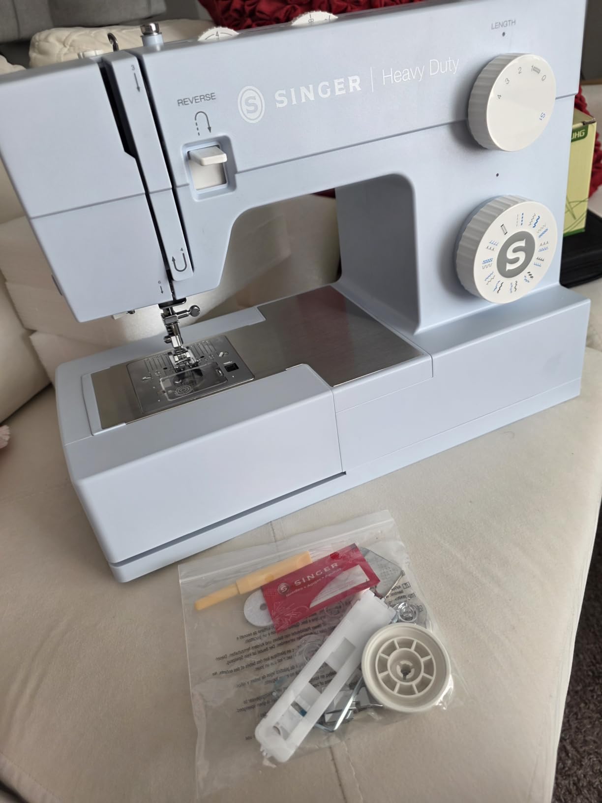 SINGER 4423 (Meltwater Blue) Heavy Duty Sewing Machine with Accessories | 23 stitches deliver 97 applications, 50% more power for denim and canvas, 1100 stitches/min, metal frame, 1-step buttonhole customer photo 2