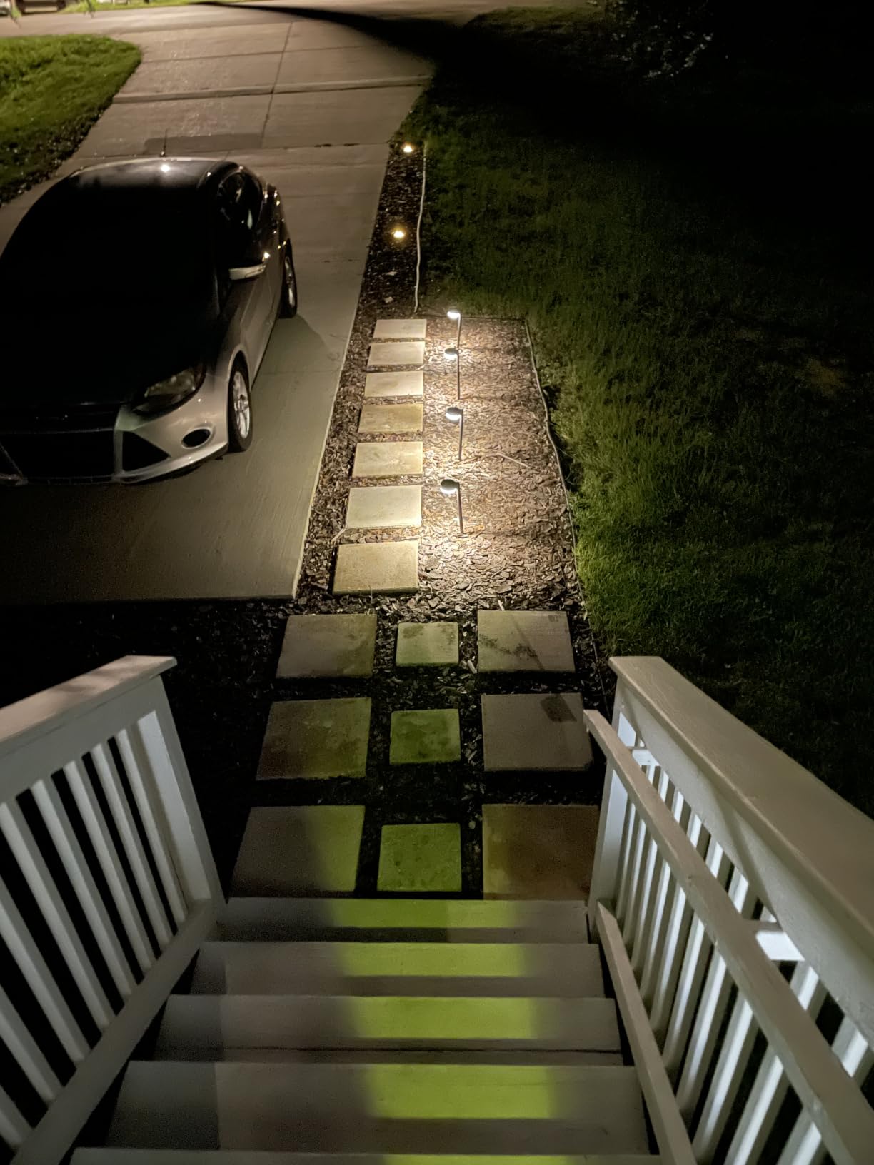 Ahaorigin 8 Pack Solar Pathway Lights Outdoor, 12 Brighter LEDs Solar Lights Outdoor Waterproof, Up to 12 Hrs Modern Path Light for Yard Garden Walkway Driveway Lawn, Warm White customer photo 2