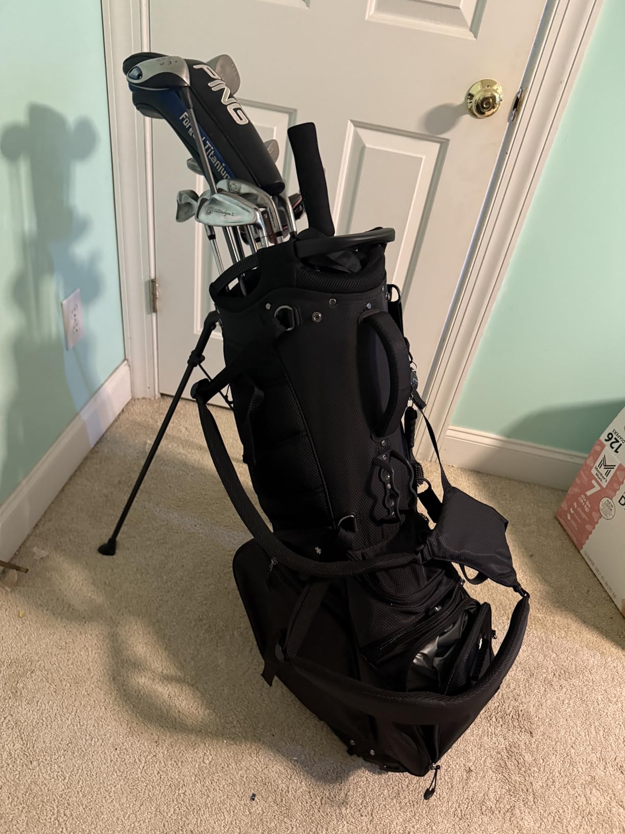 Findway 14 Way Golf Stand Bag, Lightweight Golf Bag with Stand for Men Women, Golf Club Carry Bag with Dual Strap, Rain Cover, Multiple Pockets, Golf Ball Holder customer photo 1