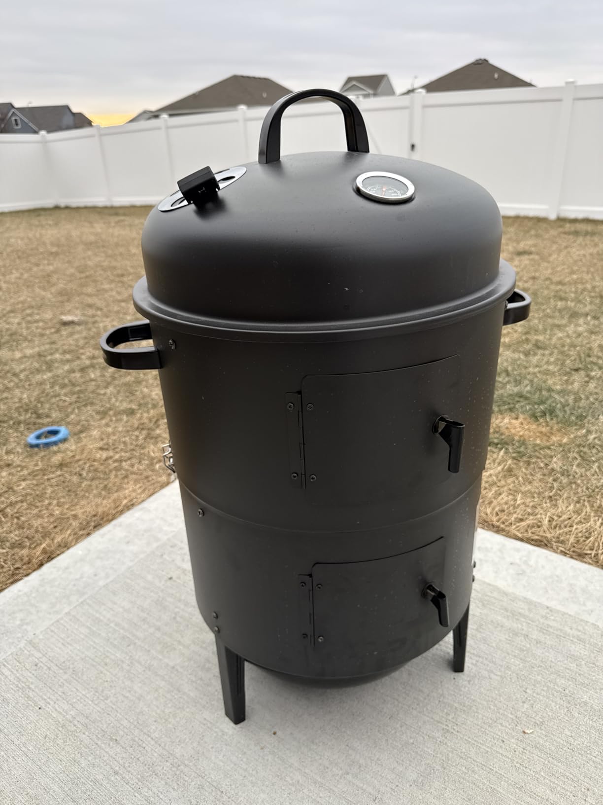 Amazon Basics 16 inch Vertical Charcoal Outdoor Smoker, BBQ Grill, with Built-in Thermometer, 2-Layer Design, Adjustable Air Supply Control, Black customer photo 1