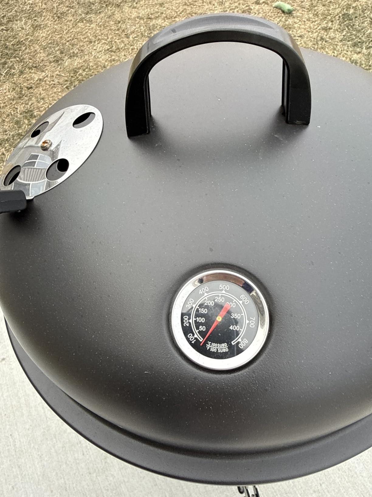 Amazon Basics 16 inch Vertical Charcoal Outdoor Smoker, BBQ Grill, with Built-in Thermometer, 2-Layer Design, Adjustable Air Supply Control, Black customer photo 2