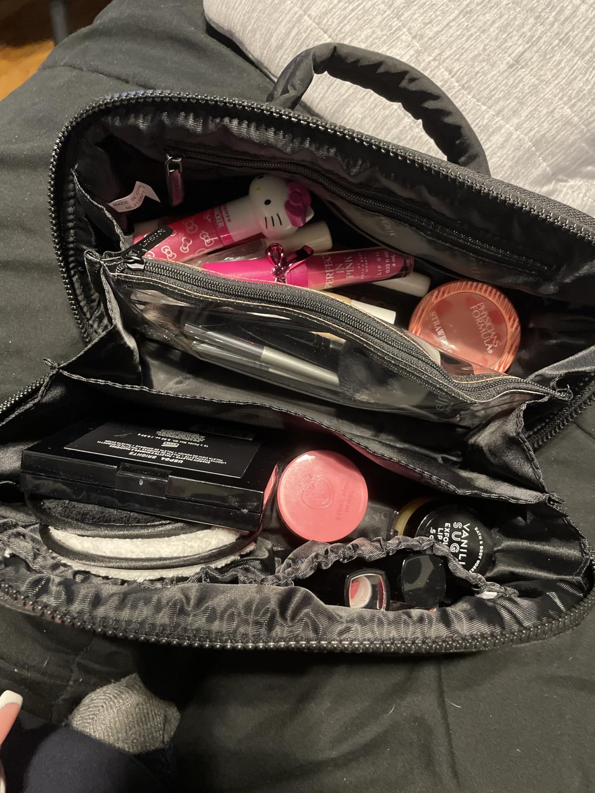 LOVEVOOK Travel Makeup Bag for Women, 2Pcs Puffer Waterproof Cosmetic Organizer, Large Capacity Pouch Open Flat Small Toiletry Bag with Brush Compartment & Handle (Pink, Medium) customer photo 1