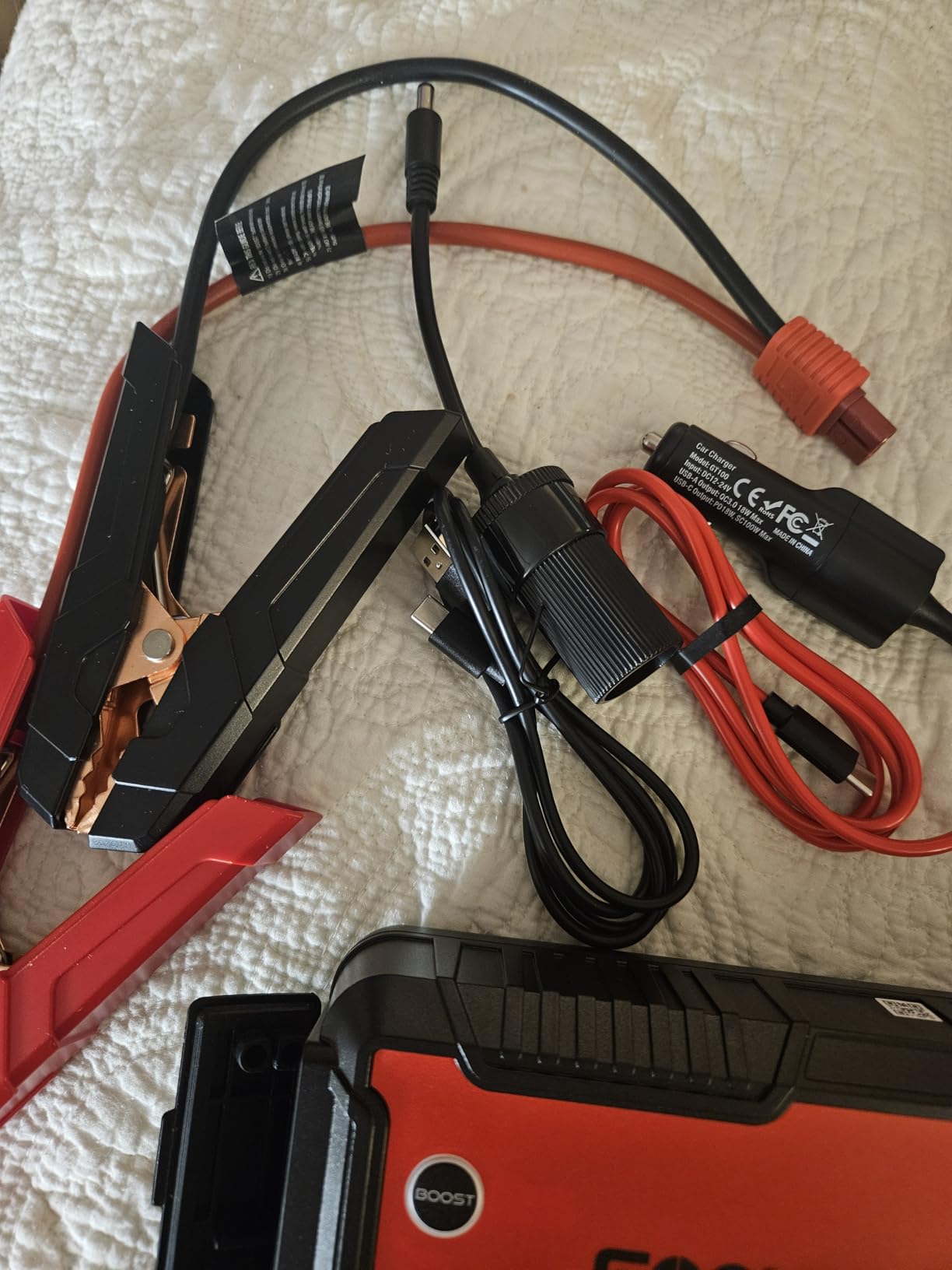 GOOLOO GT6000 Jump Starter 6000A 12V with 100W Bi-Directional Fast Charge | All Gas & Up to 12L Diesel Car Battery Jumper, Supersafe Roadside Kit for Emergency, Large Display, 27000mAh, 24 mo. Standby customer photo 2