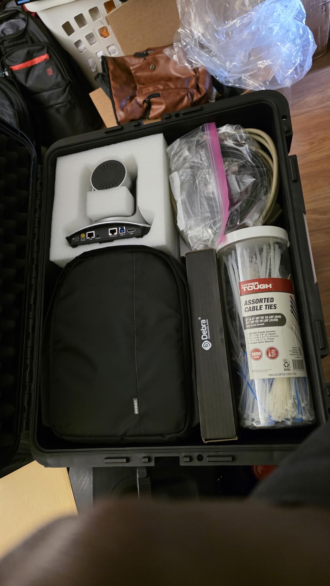 VEVOR Dry Box, Waterproof Hard Case with Pre-Cut Foam, 25 x 20 x 12.5inch | With Rolling Wheels & Retractable Pull Handles, IP67 Waterproof customer photo 2