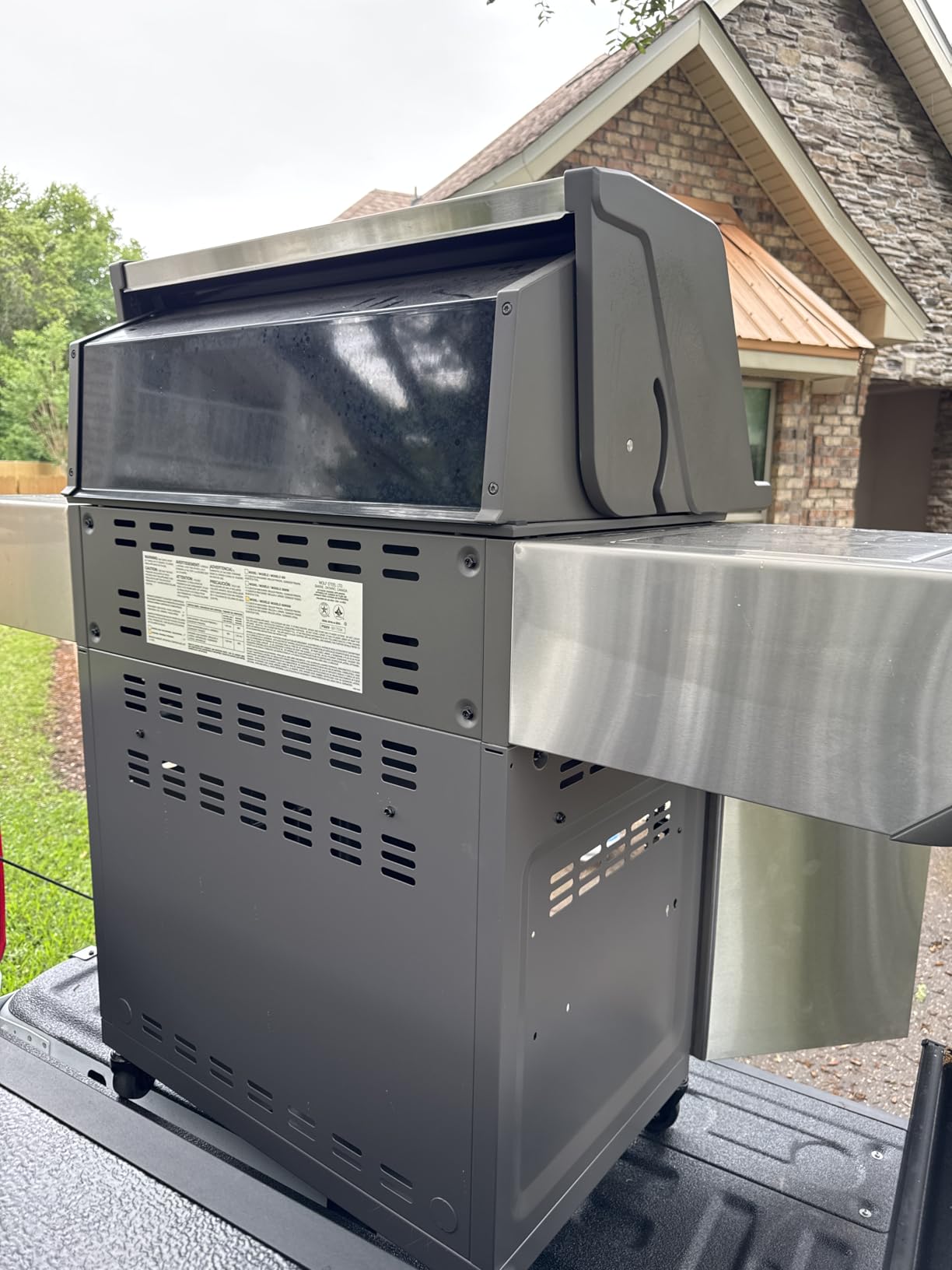 Napoleon Rogue PRO-S 525 Propane Gas Grill with Infrared Side and Rear Burners, Stainless Steel, Durable 6-Burner BBQ customer photo 2