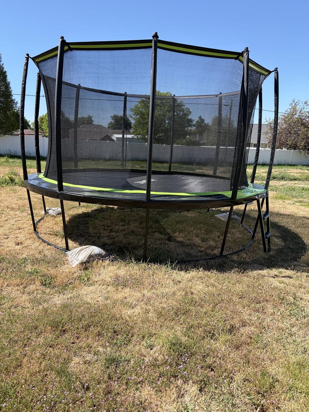 Hero Round Outdoor Backyard Trampoline with Net Safety Enclosure and Ladder - Heavy-Duty Jumping Trampoline Play Equipment for Family customer photo 2