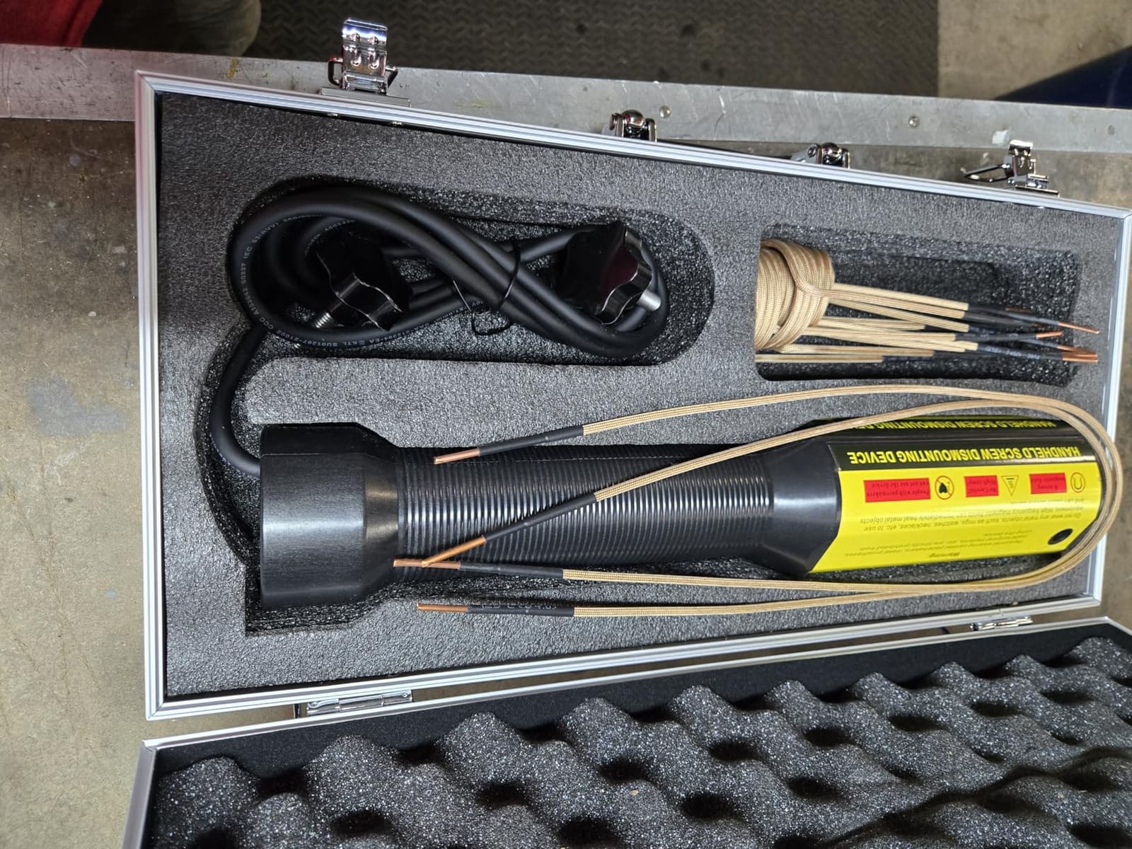 Induction Heater 1500W 110V Bolt Removal, Handheld Magnetic Induction Heater Tool with 12 Coils for Rusty Screw Removing, Red customer photo 1