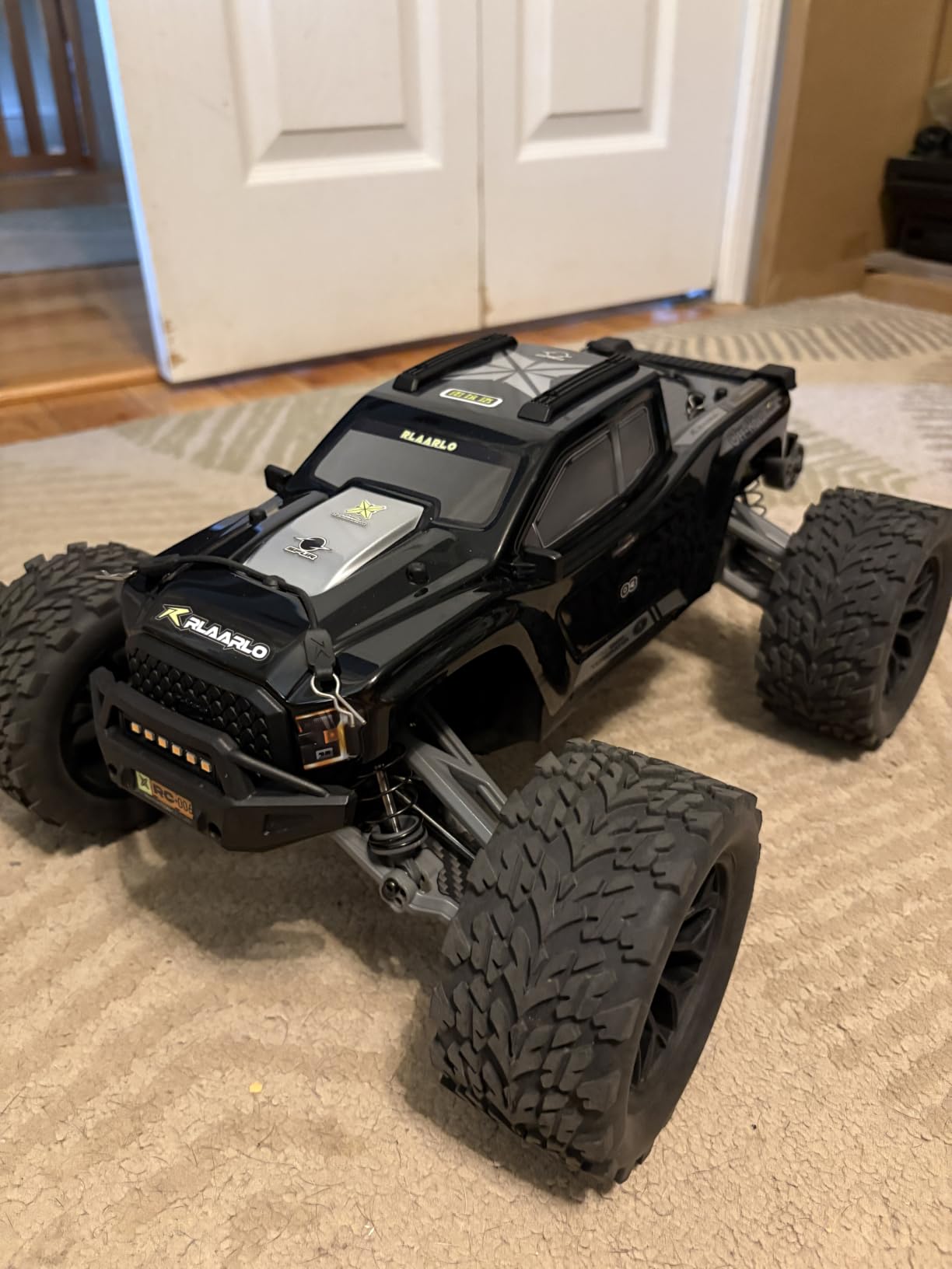 RIAARIO 1/10 Brushless RC Cars, 50+ MPH, 4WD Trucks, Carbon Fiber, Ages 8+ | 60A ESC Monster Trucks, 3650 2650KV Brushless Motor, 3S LiPo, Gyro, CNC Central Differential, 11KG Metal Servo with 7075 Gear customer photo 2
