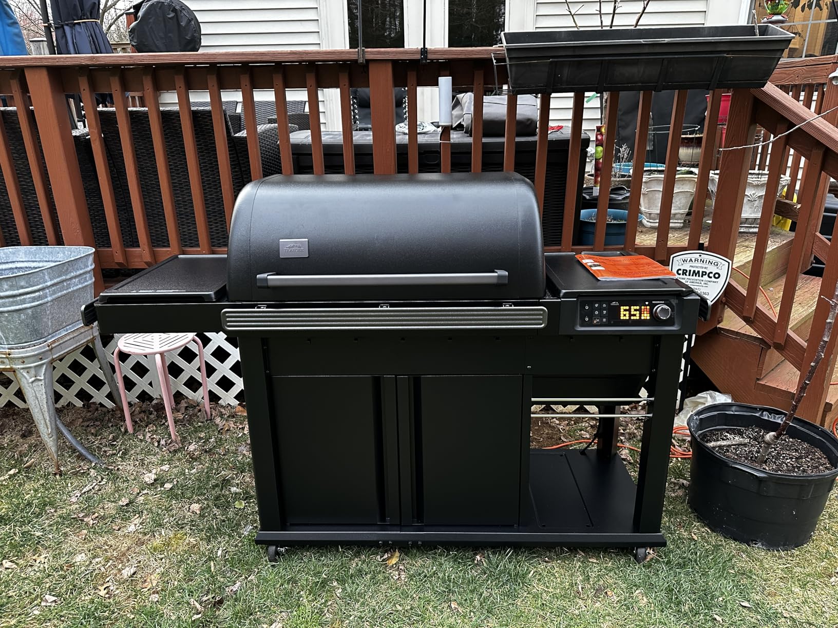 Traeger Woodridge Elite Wood Pellet Grill & Smoker, 970 Sq. in., Side Sear Station, WiFIRE Technology, Super Smoke Mode, Outdoor Pellet Smoker Grill with Insulated Body, Black, TFC97XLH customer photo 1