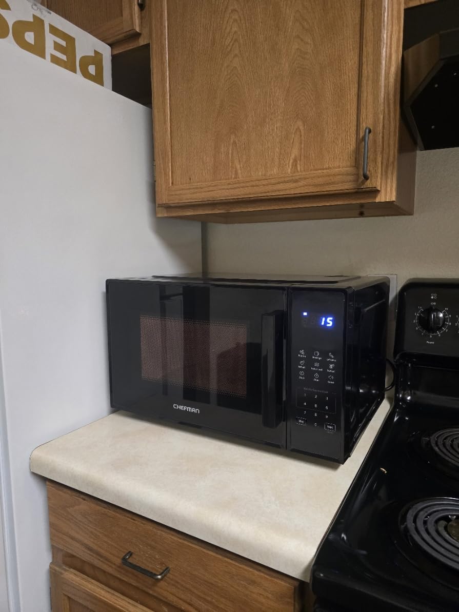 Chefman Countertop Microwave Oven 0.9 Cu. Ft., 900 Watts with 10 Power Levels, 6 Cooking Presets with One-Touch Express Cook, Eco Mode, Child Safety Lock, & Mute Button - Black customer photo 1