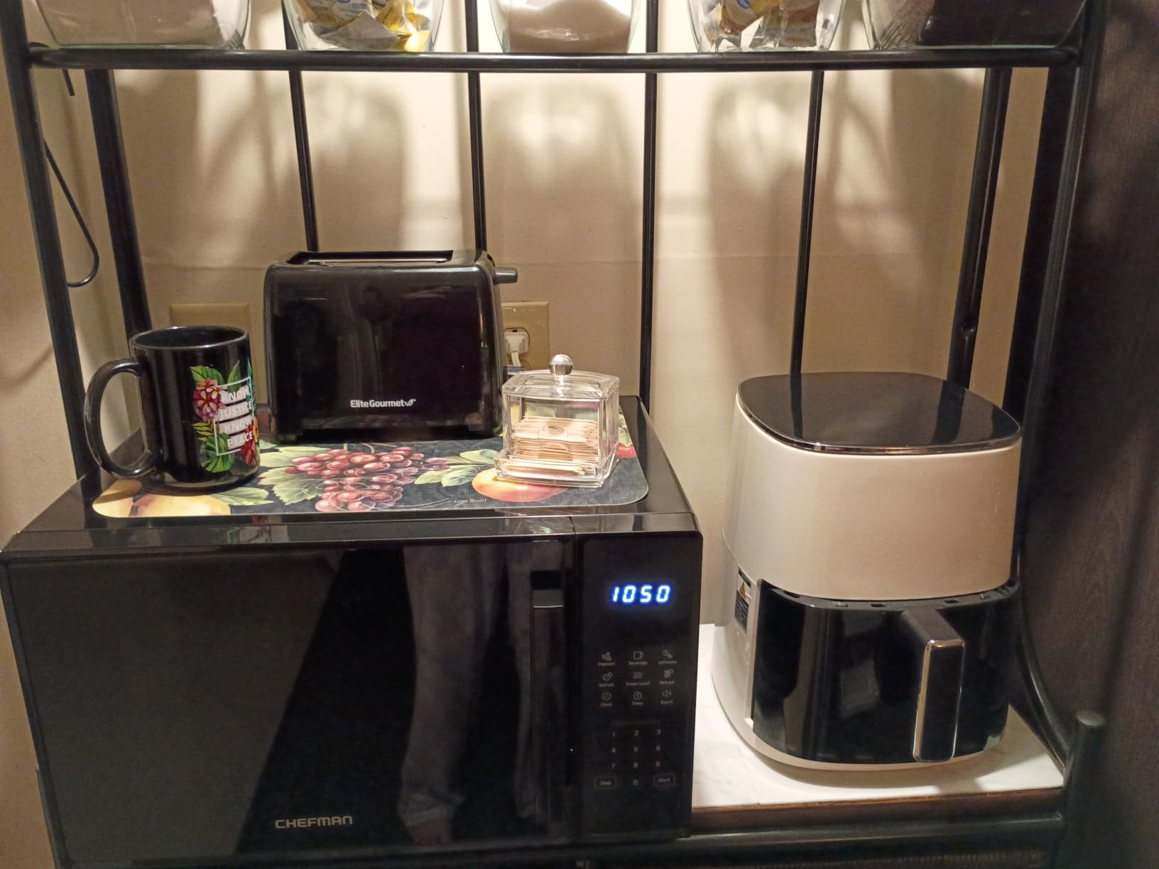 Chefman Countertop Microwave Oven 0.9 Cu. Ft., 900 Watts with 10 Power Levels, 6 Cooking Presets with One-Touch Express Cook, Eco Mode, Child Safety Lock, & Mute Button - Black customer photo 2