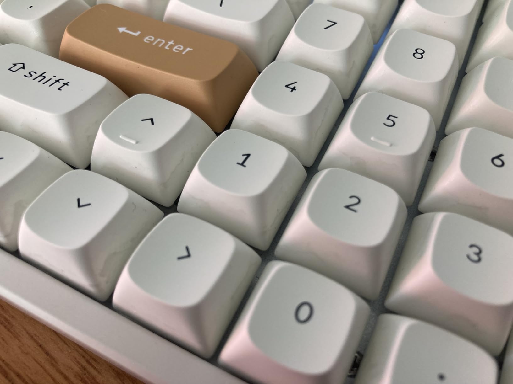 K4 HE 96% Wireless Hall Effect Keyboard with Number Pad, Rapid Trigger Magnetic Switches, QMK Launcher, 2.4GHz/Bluetooth/Wired, Mac & Windows, Wood Accent Frame, White (Non-Shine-Through) customer photo 2