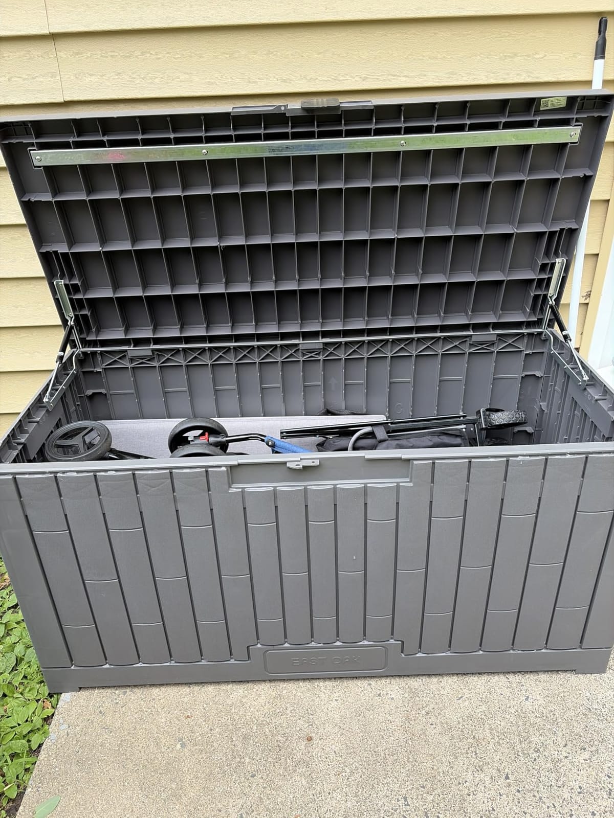 EAST OAK 120 Gallon Outdoor Storage Box | Large Resin Deck Box with Reinforced Stainless Steel Support | Waterproof & UV-Resistant Patio Storage Box for Cushions, Garden Tools & Accessories, Grey customer photo 2