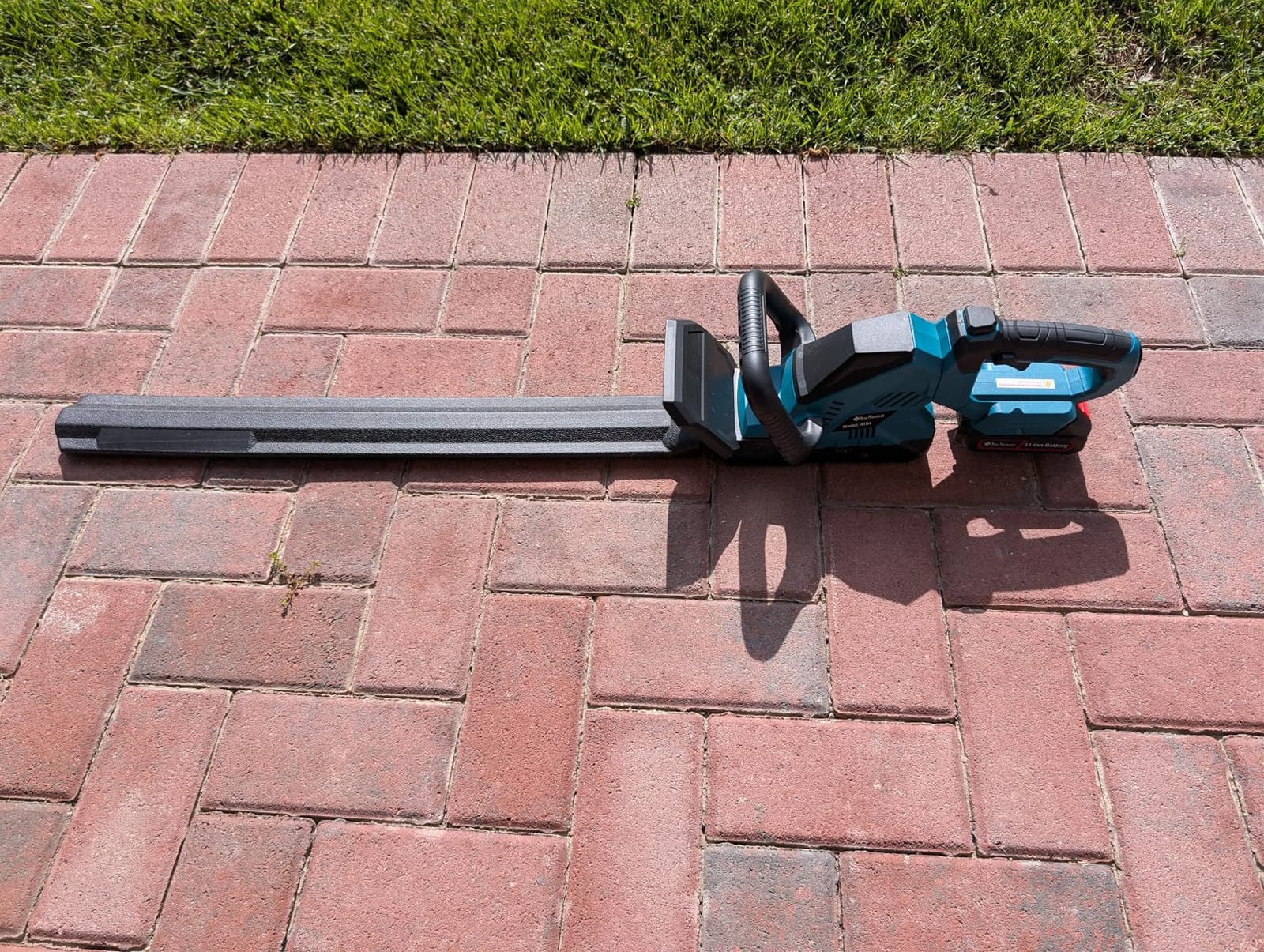 Hedge Trimmers Cordless with Battery, 3000RPM Brushless Motor | Electric Bush Clipper with 2pcs 2000mAh Batteries, 20'' 180 Degree Rotatable Head, 2/3'' Blade Gap customer photo 2