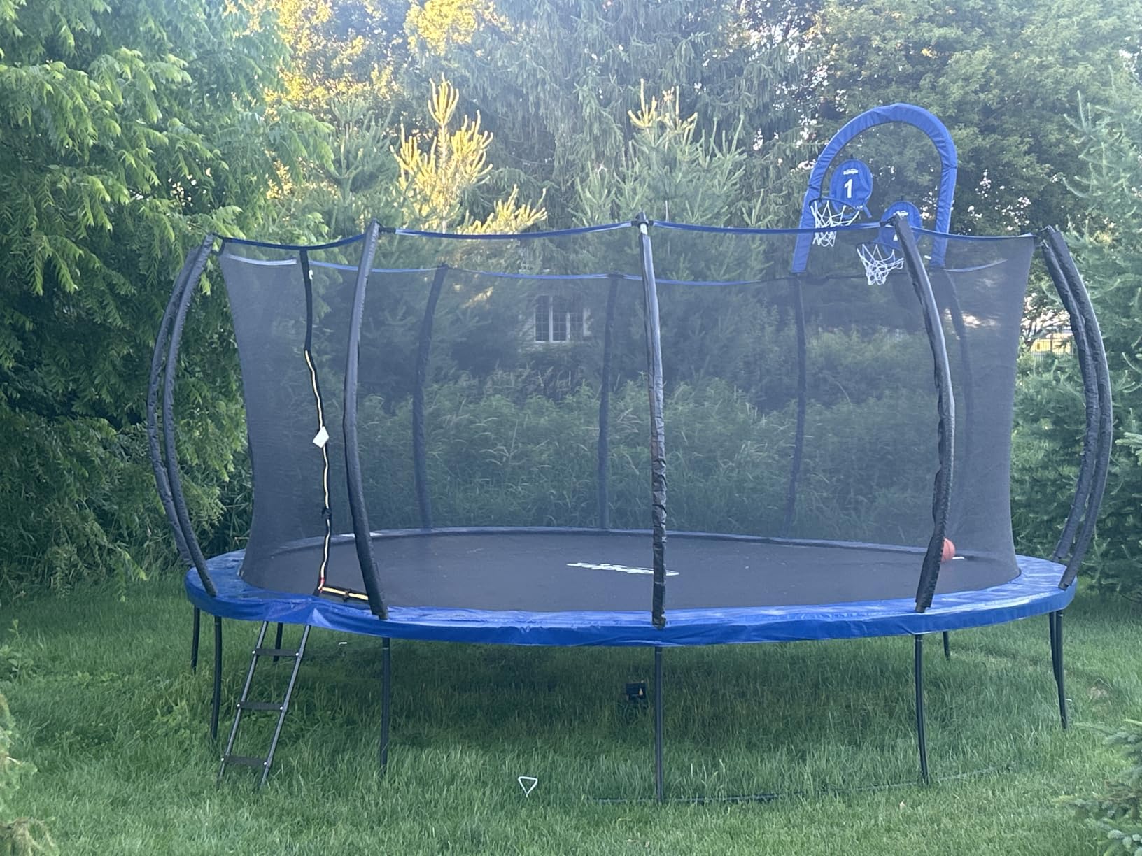 Zupapa 1800LBS Capacity No-Gap Design 16 15 14 12FT Trampoline with Safety Enclosure Net and Non-Slip Ladder 10-Year Quality Assurance Perfect for Kids Family Outdoor Backyard Fun customer photo 1