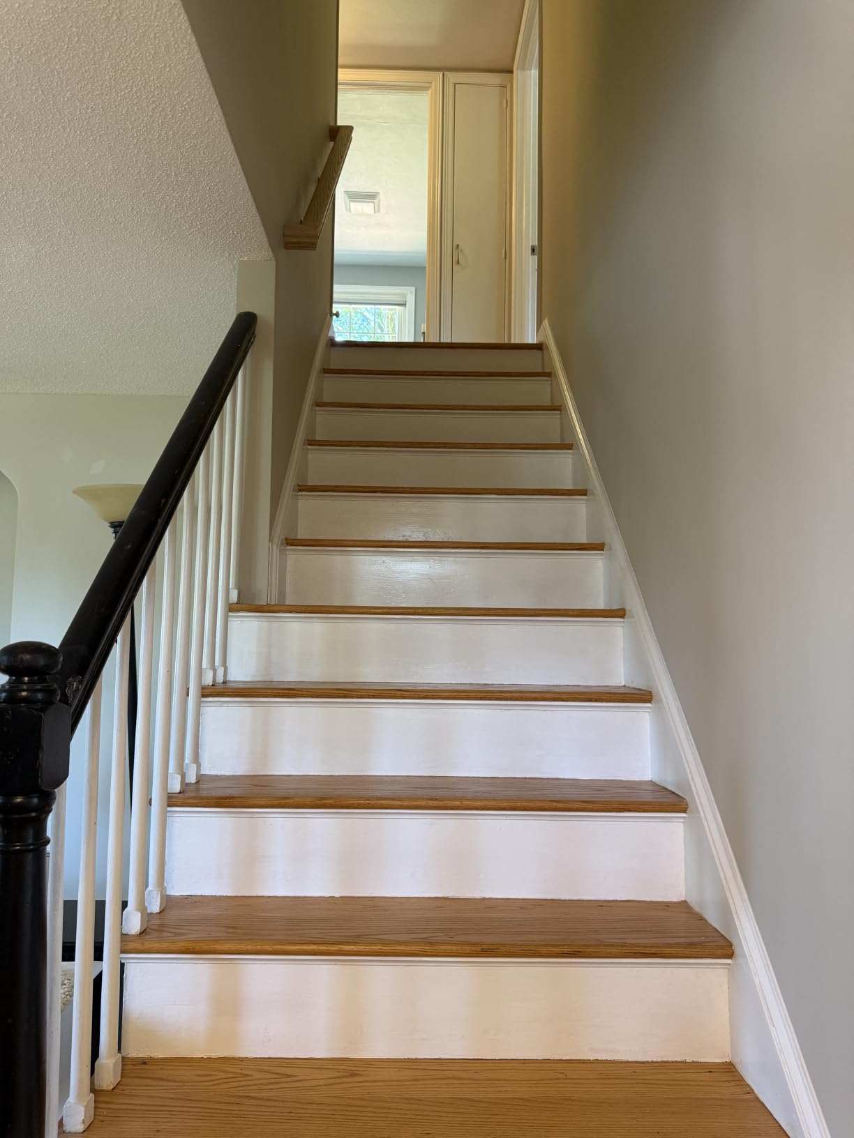6010 Red Oak Handrail Kit 6 ft with Wall Returns and Wall Mount Brackets Indoor Wood Stairs Handrails Included Screws for Bars Home Corridor Lofts(Brass, 90° Angle) customer photo 1