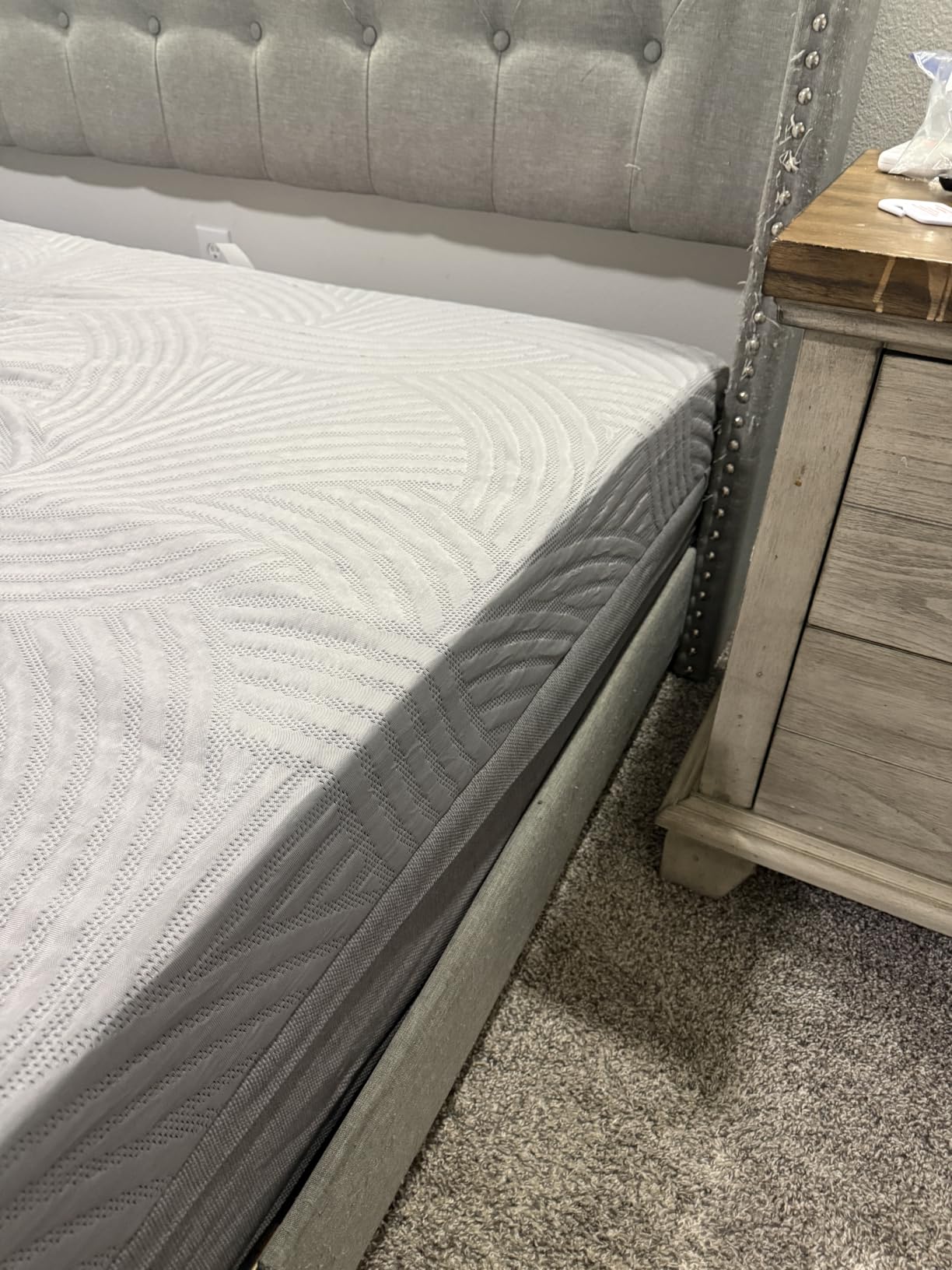 Sweetnight CoolNest 16 inch King Mattress, Cooling Memory Foam Mattress | Cool Night Sleep, 5-Zone Ergo Support for Pressure Relief, Enhanced Breathability, Medium Feel, CertiPUR-US Certified customer photo 2